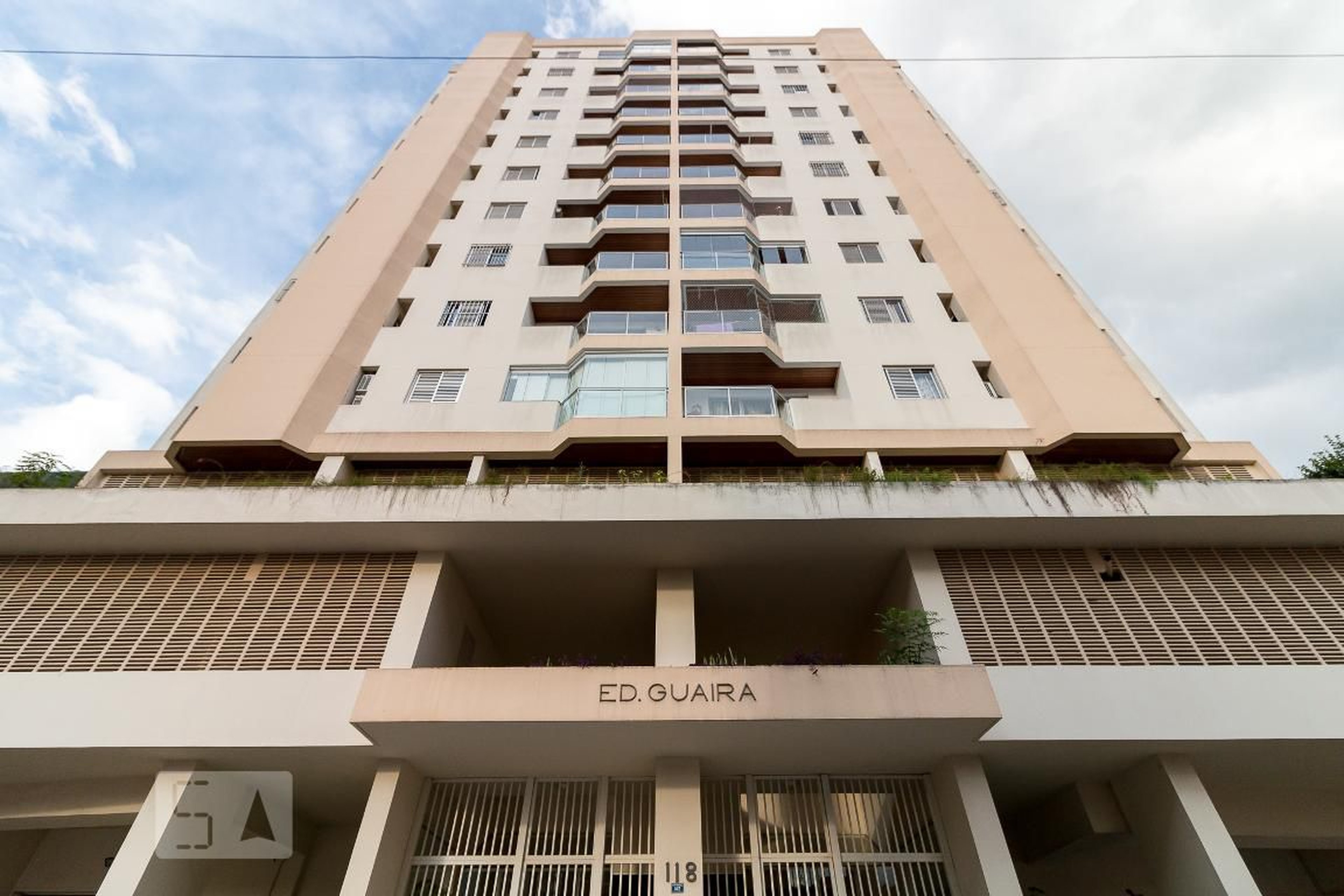Fachada do prédio Condomínio Guaíra