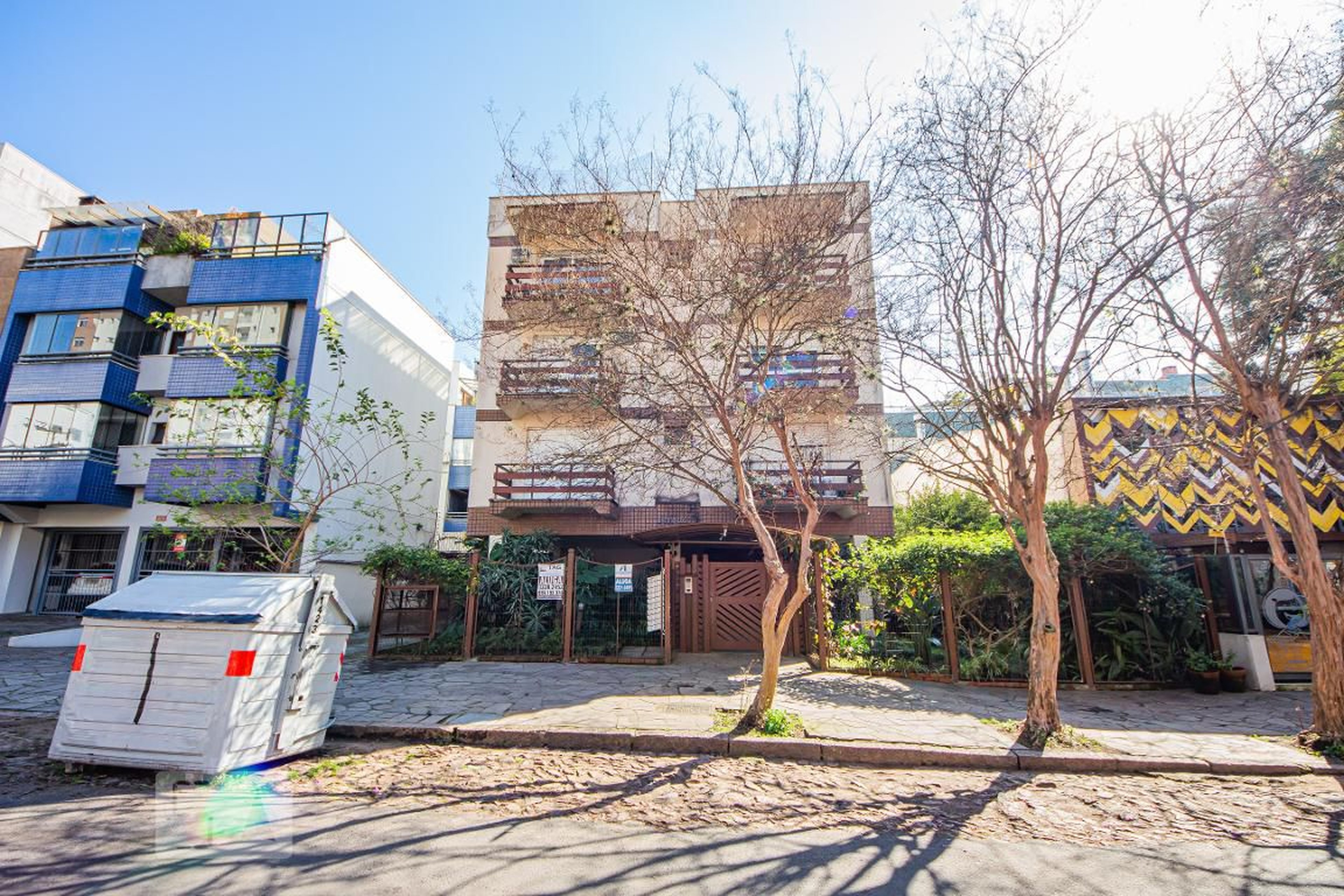 Fachada do Condomínio Condomínio Antiqua