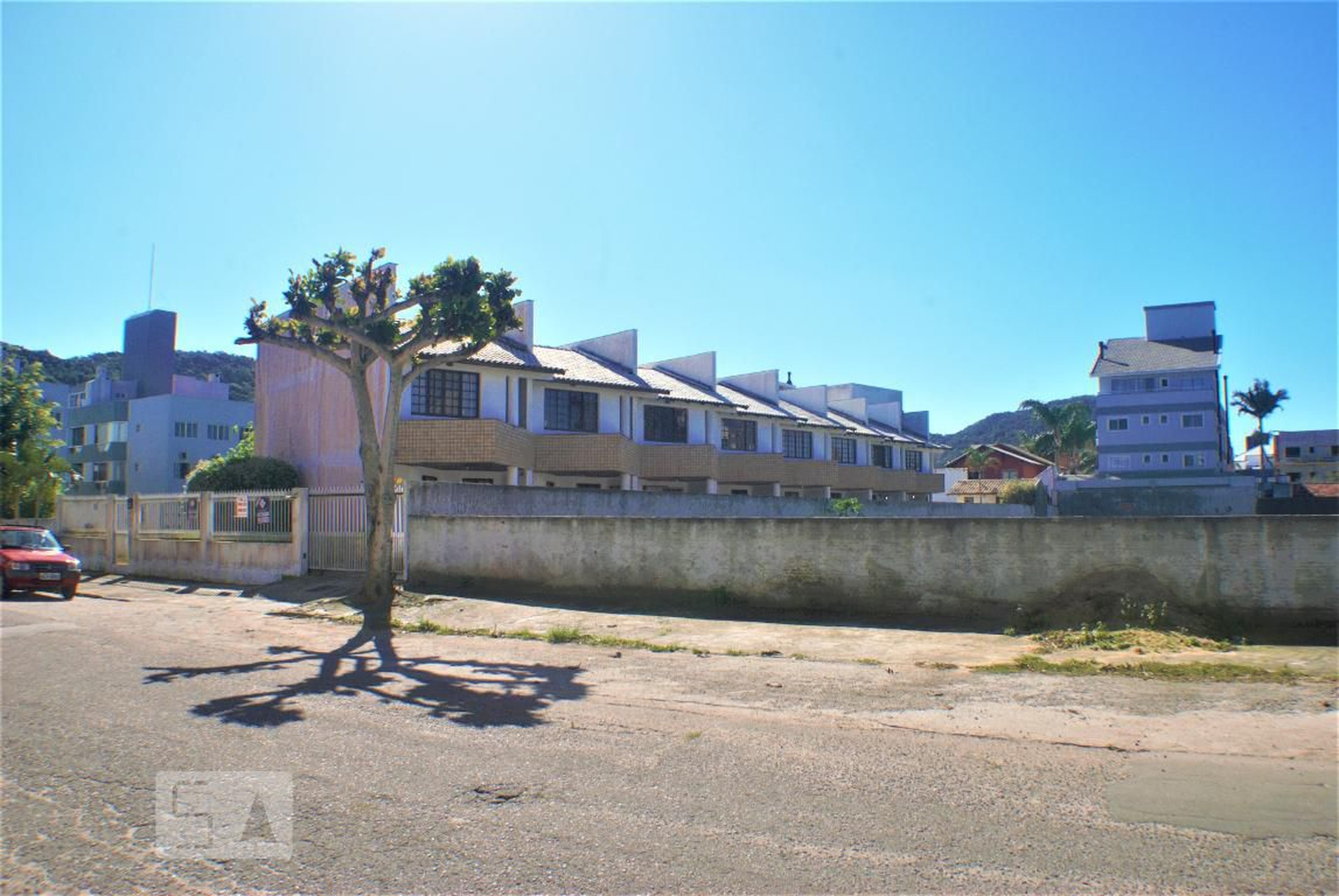 Fachada Condomínio em Rua Martinho de Haro, 722