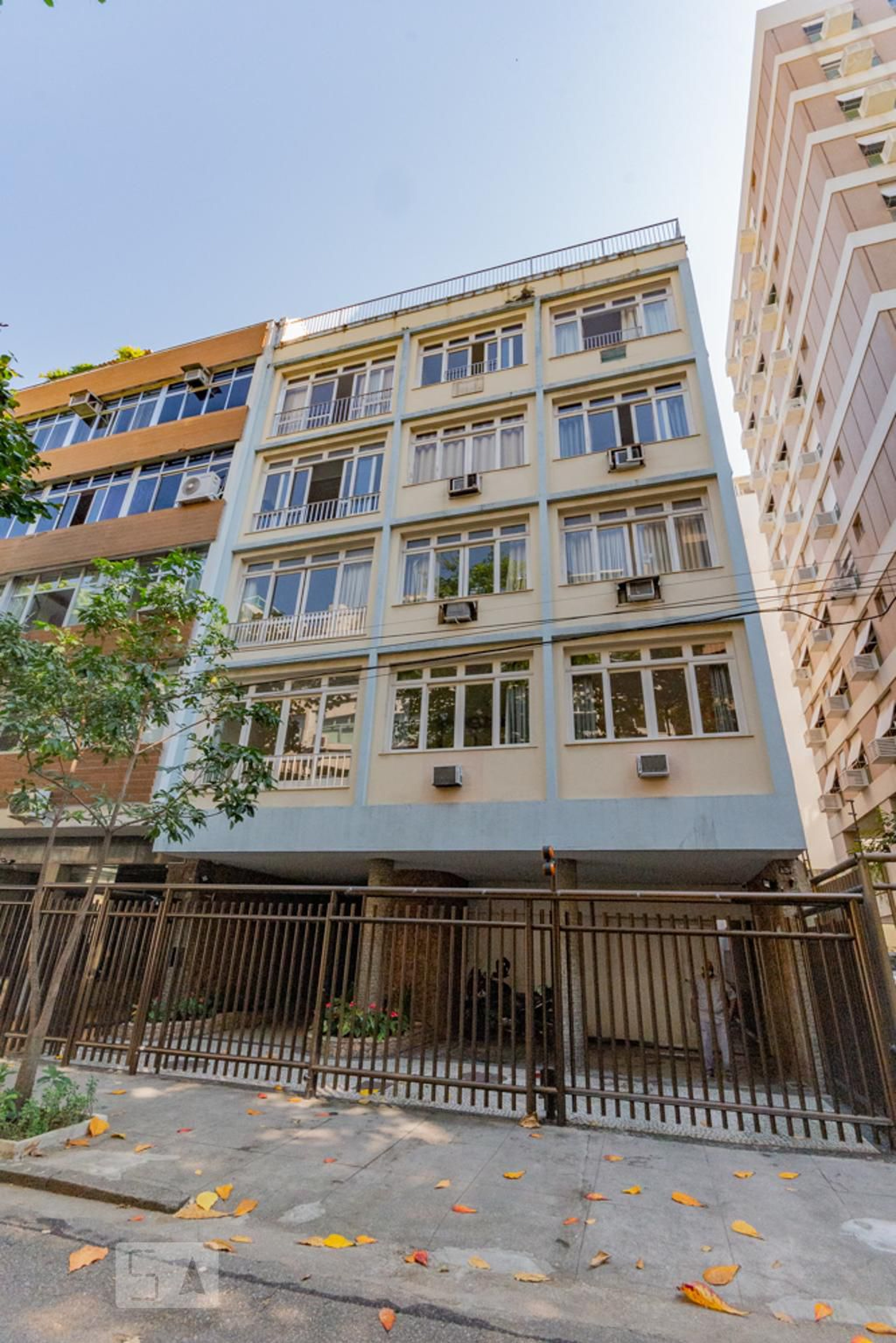 Fachada Condomínio em Avenida General San Martin, 820