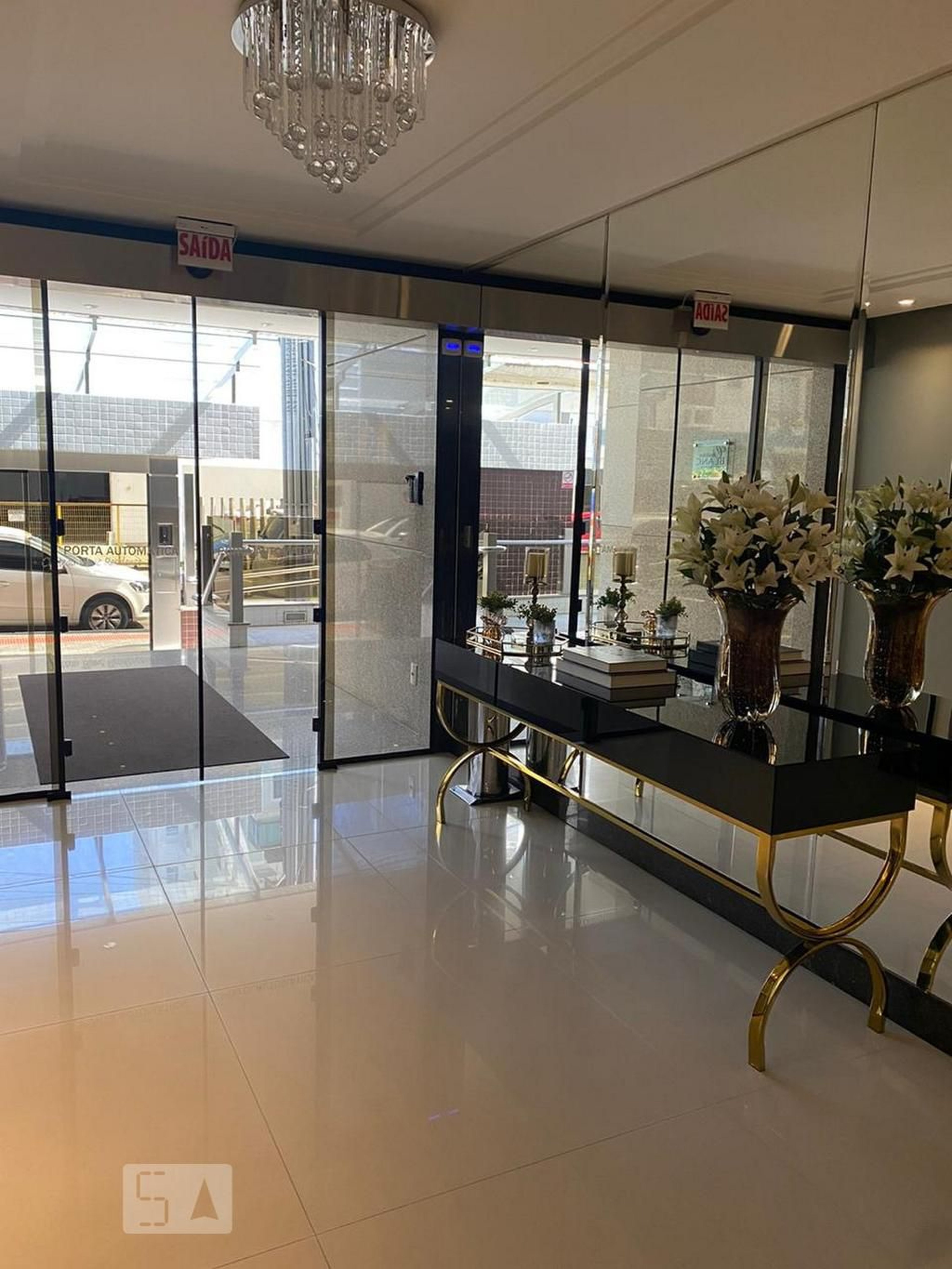 Hall de Entrada Condomínio Chateia Blanc