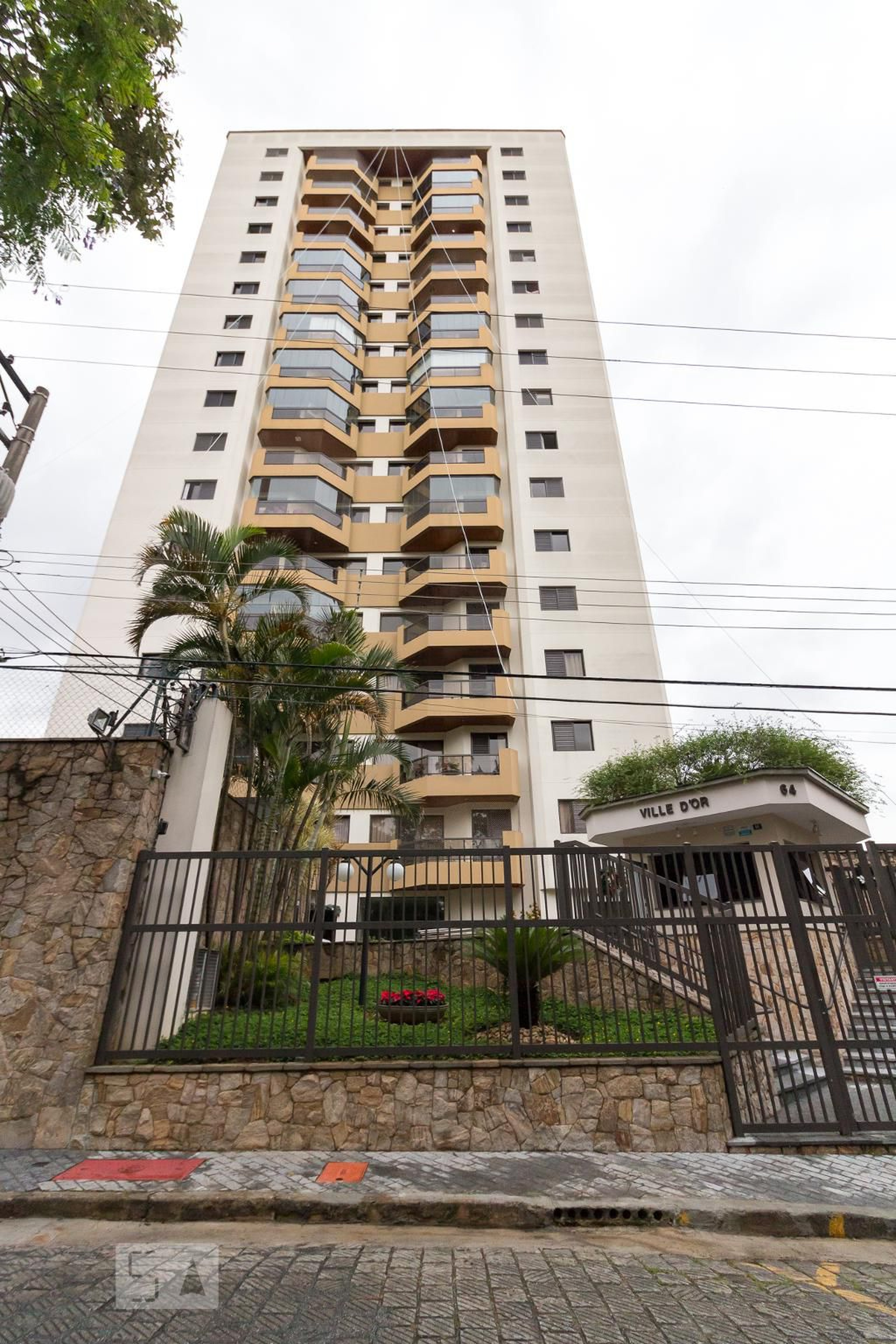 Fachada do prédio Condomínio Ville Dor