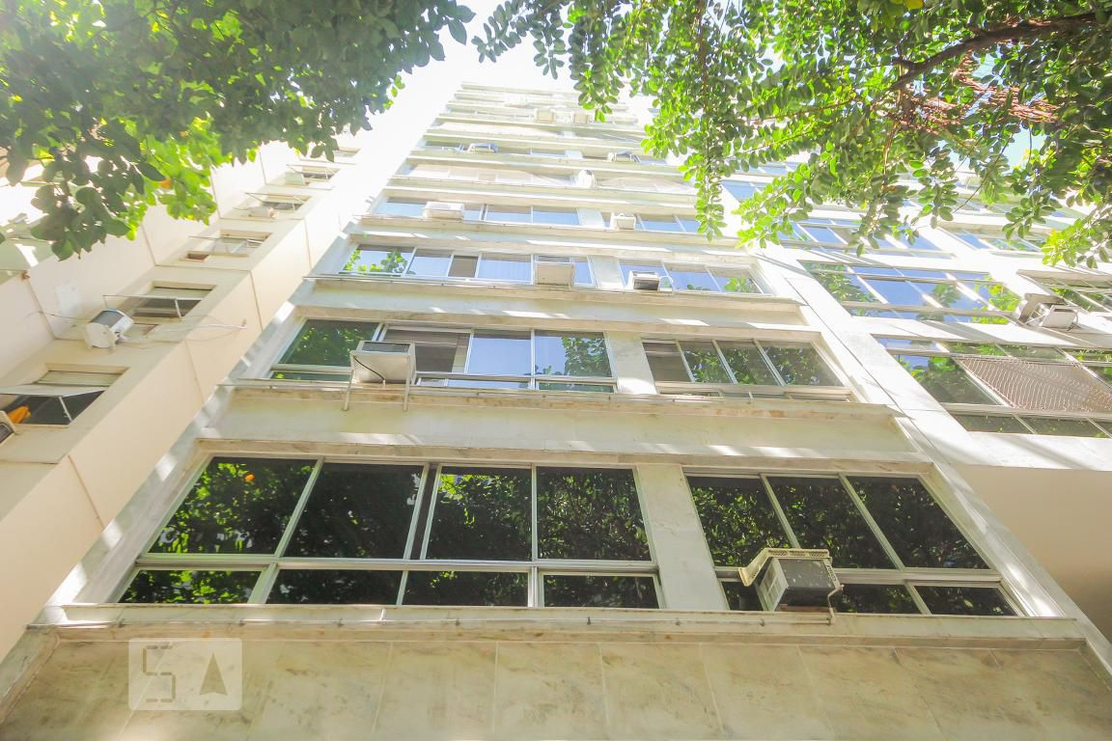 Fachada Condomínio em Rua Hilário de Gouveia, 112