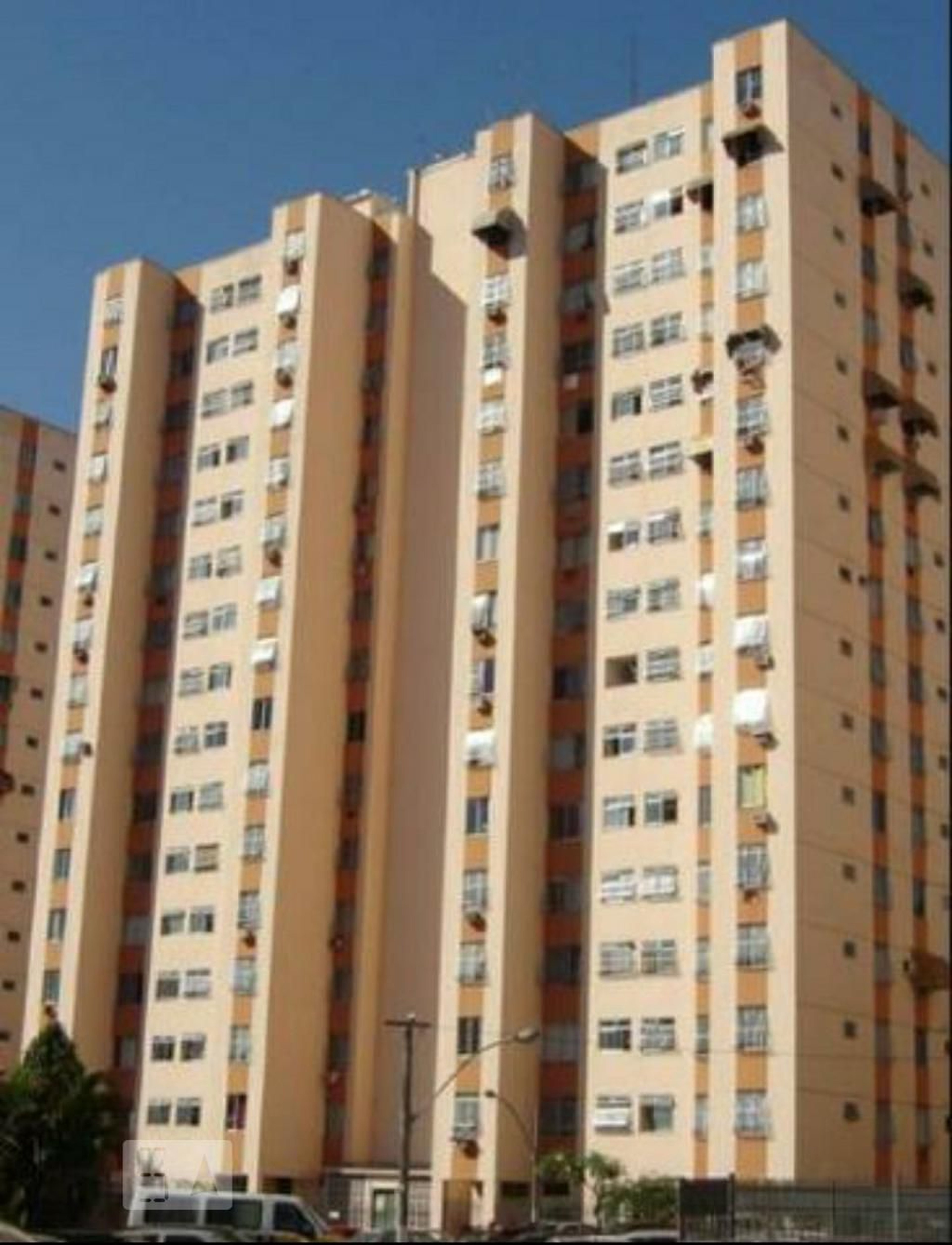 Fachada Condomínio em Rua Riodades, 144