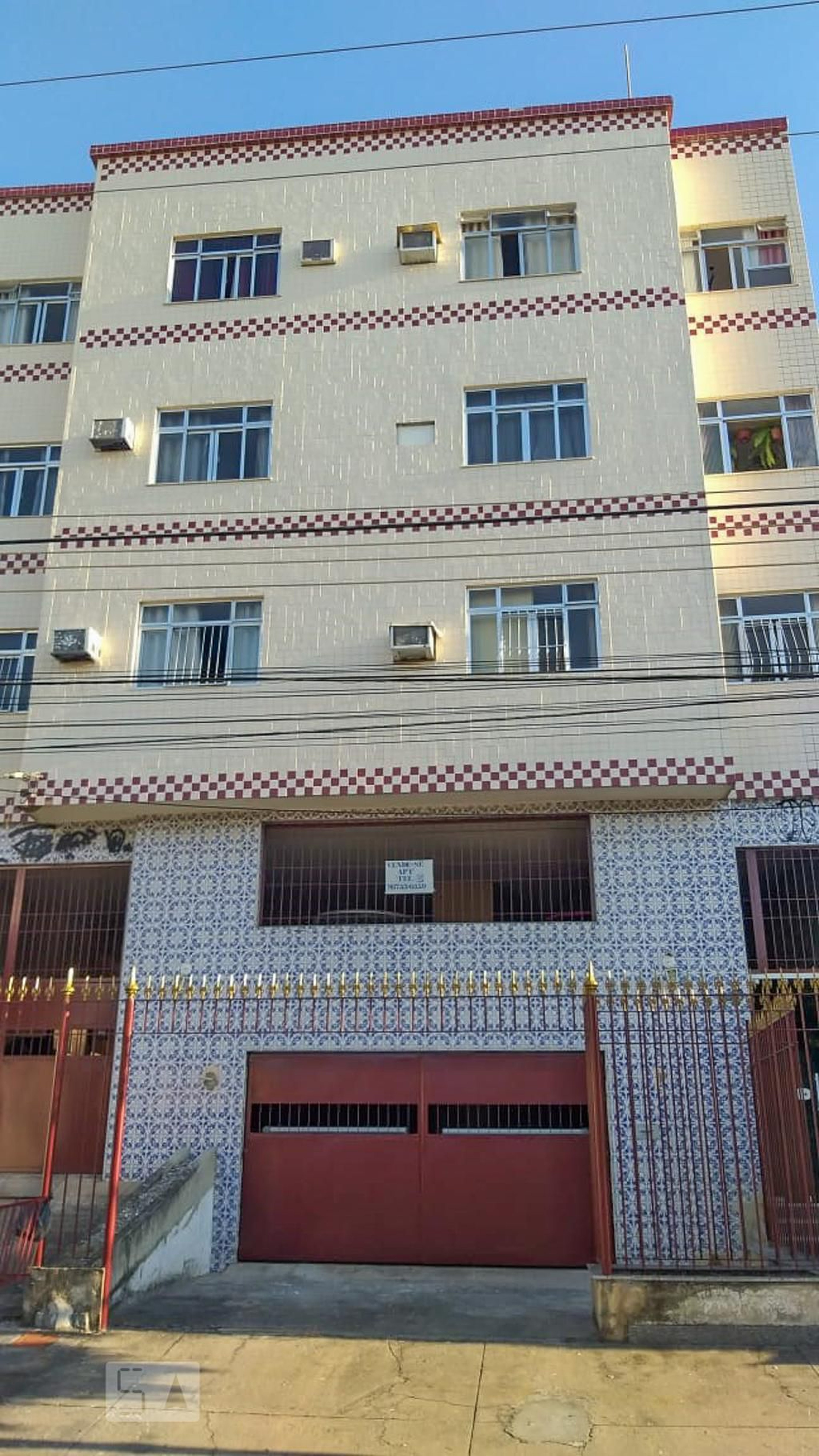 Fachada do Prédio Condomínio em Rua Arnaldo Ador, 240