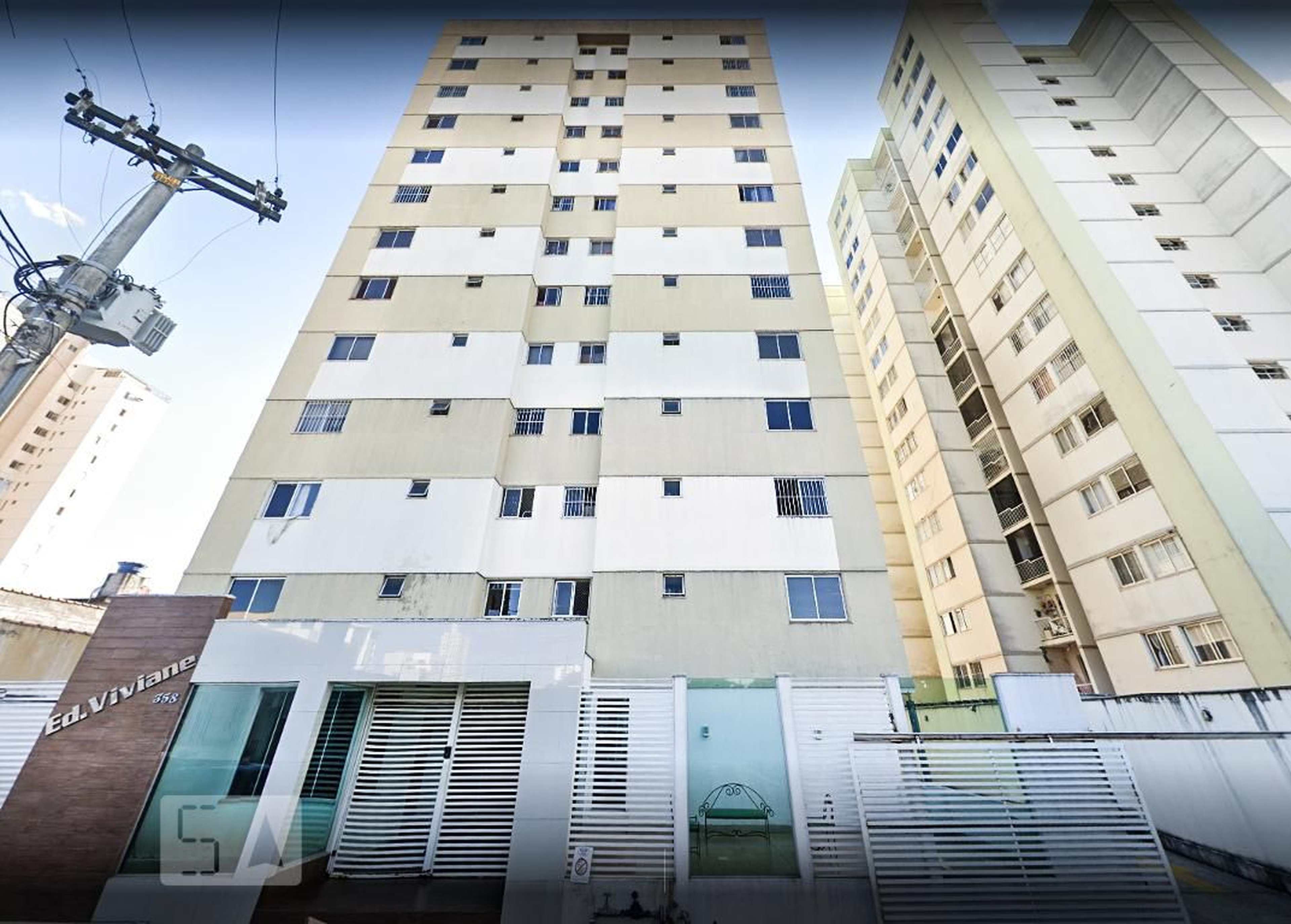 Fachada do Condomínio Edifício Viviane