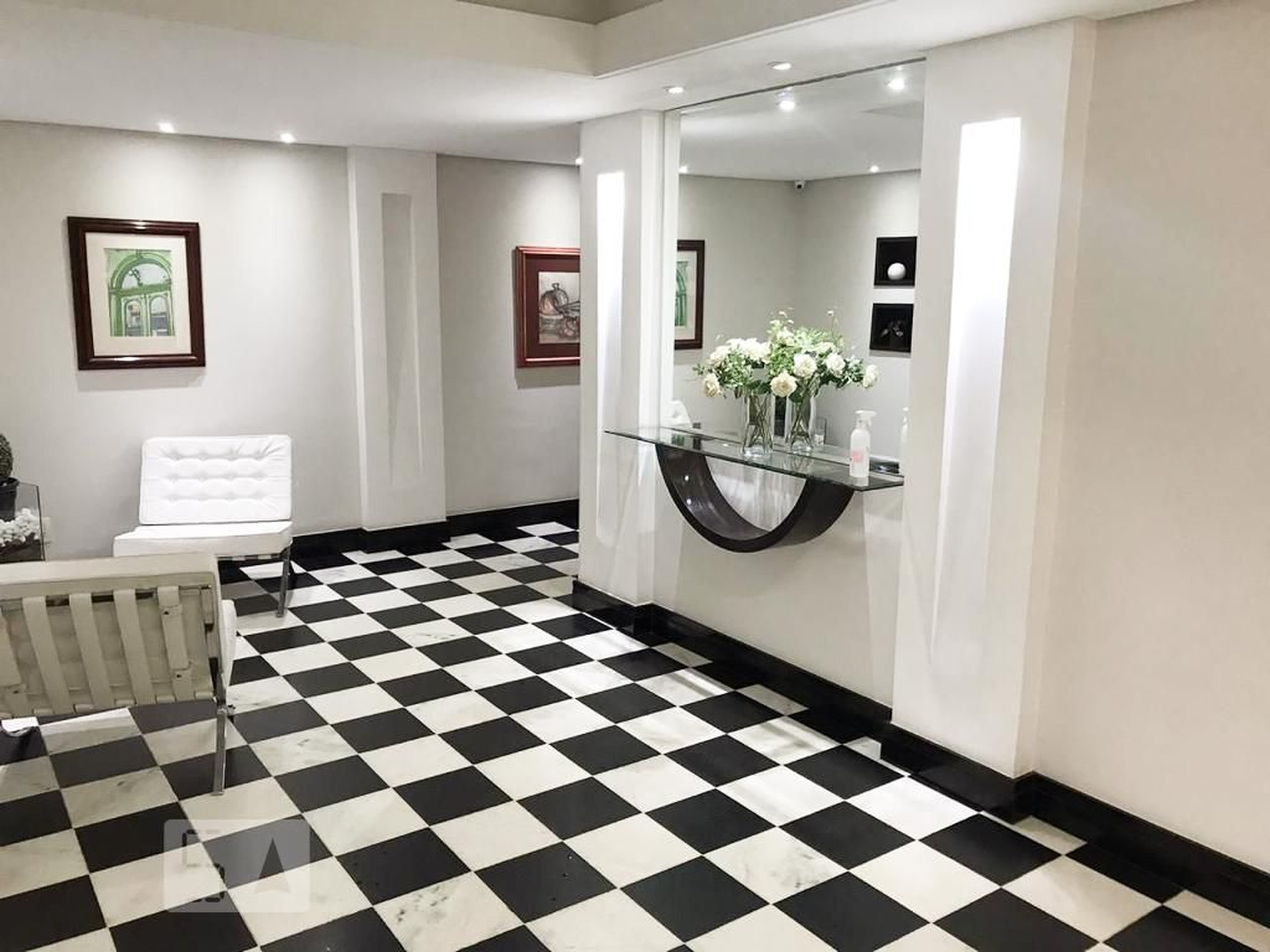 Hall de Entrada Condomínio em Rua Padre Germano Mayer, 90