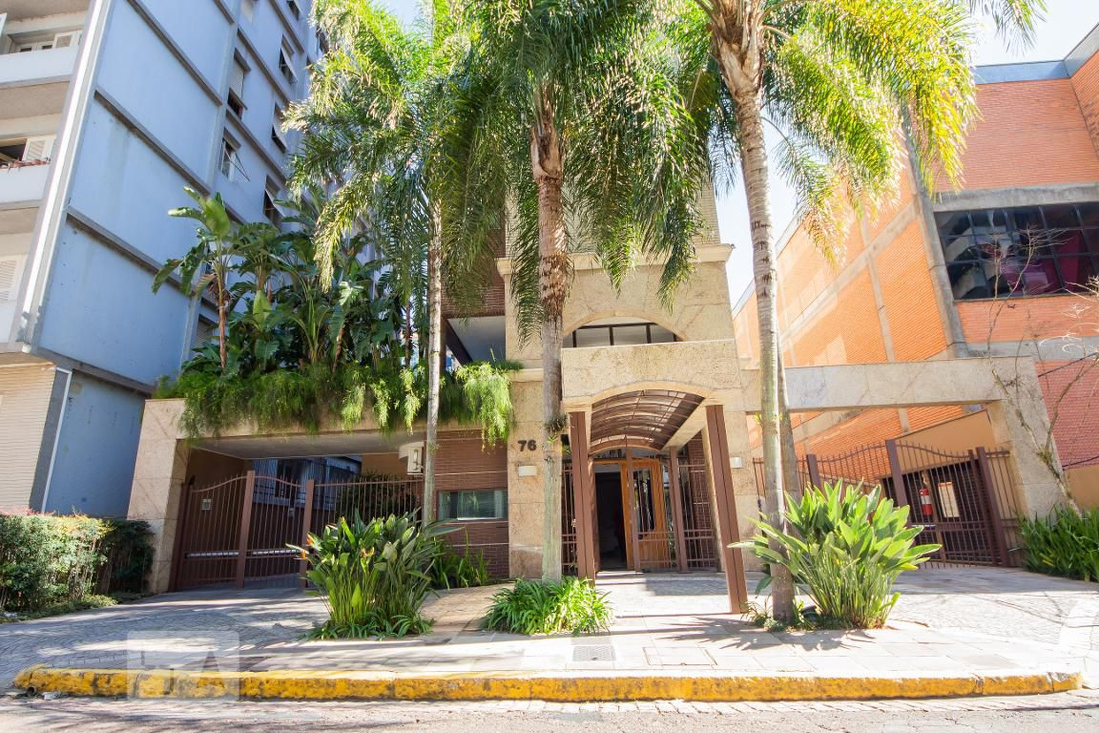 Fachada do Condomínio Condomínio Le Cristofe