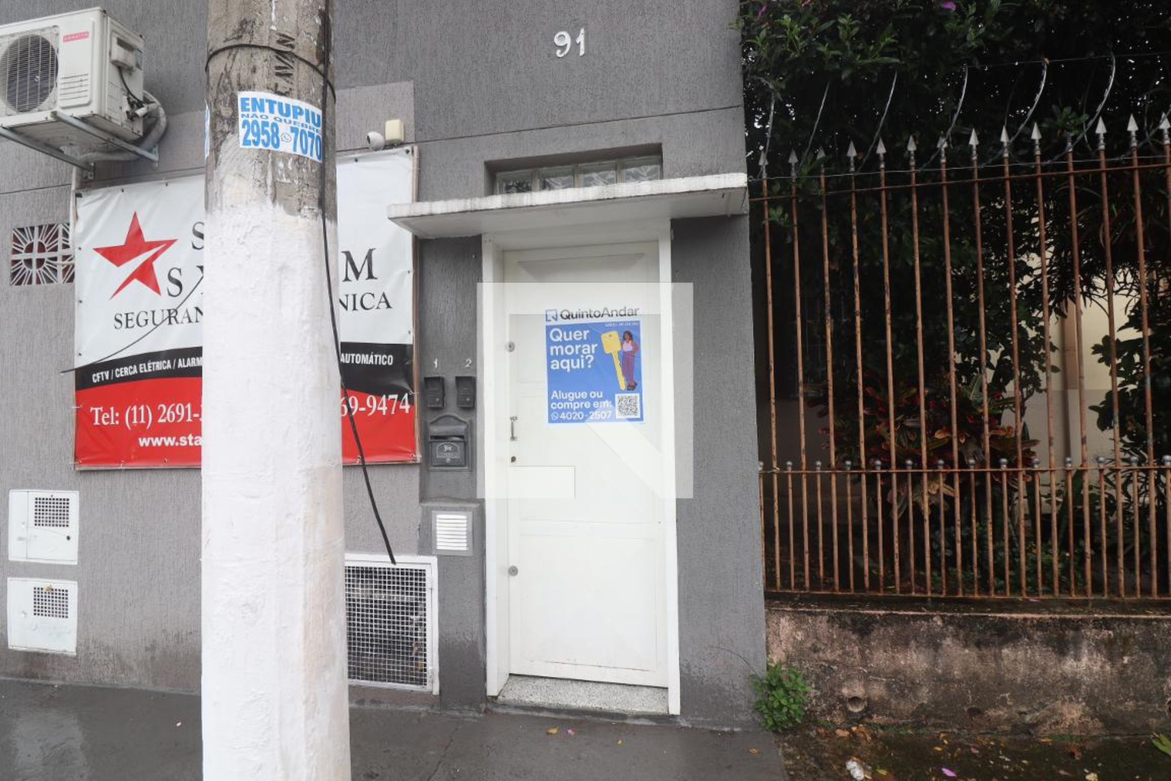 Fachada Condomínio em Rua José de Oliveira, 91