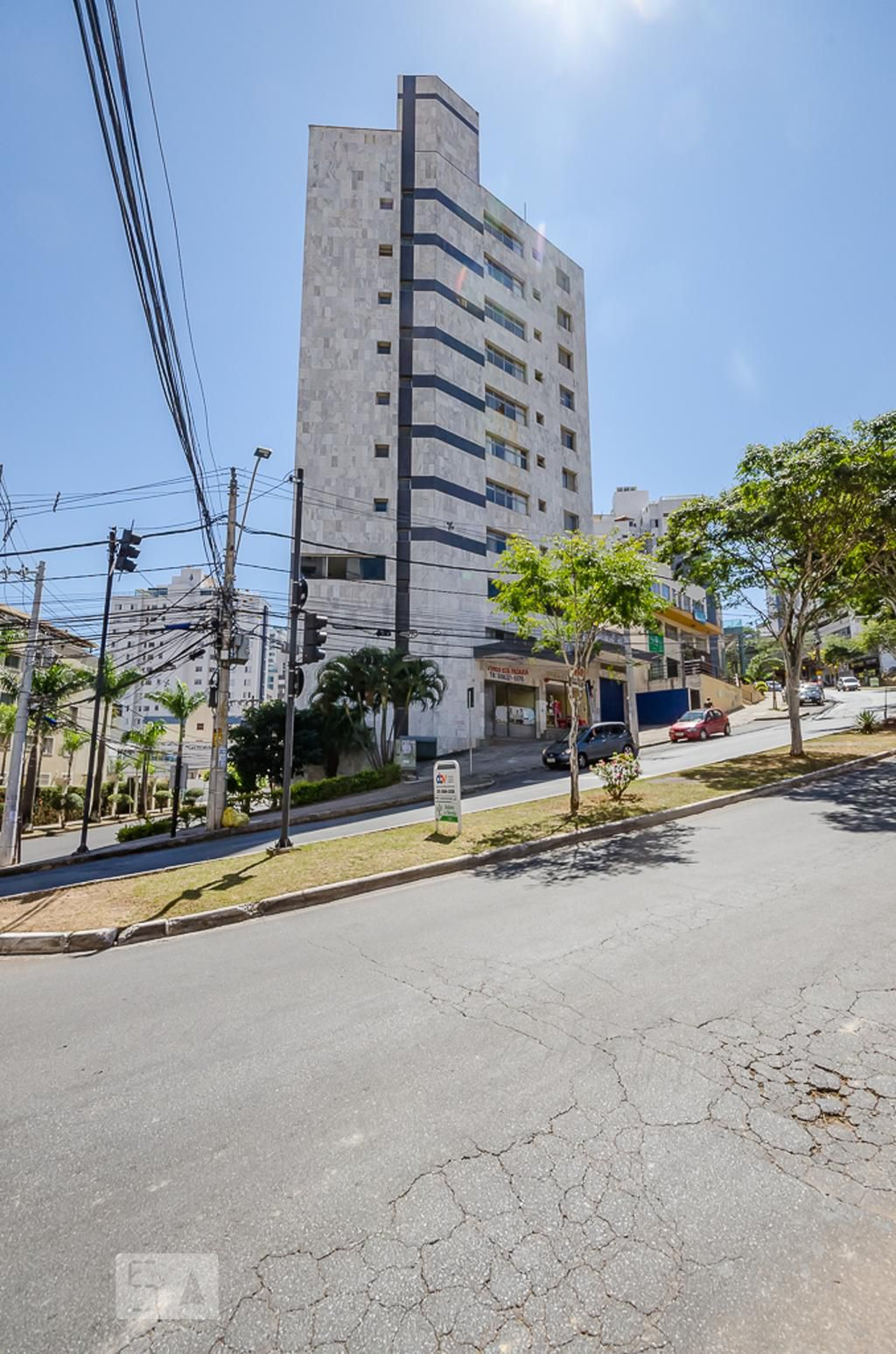 Fachada Condomínio em Rua Cônsul Walter, 12