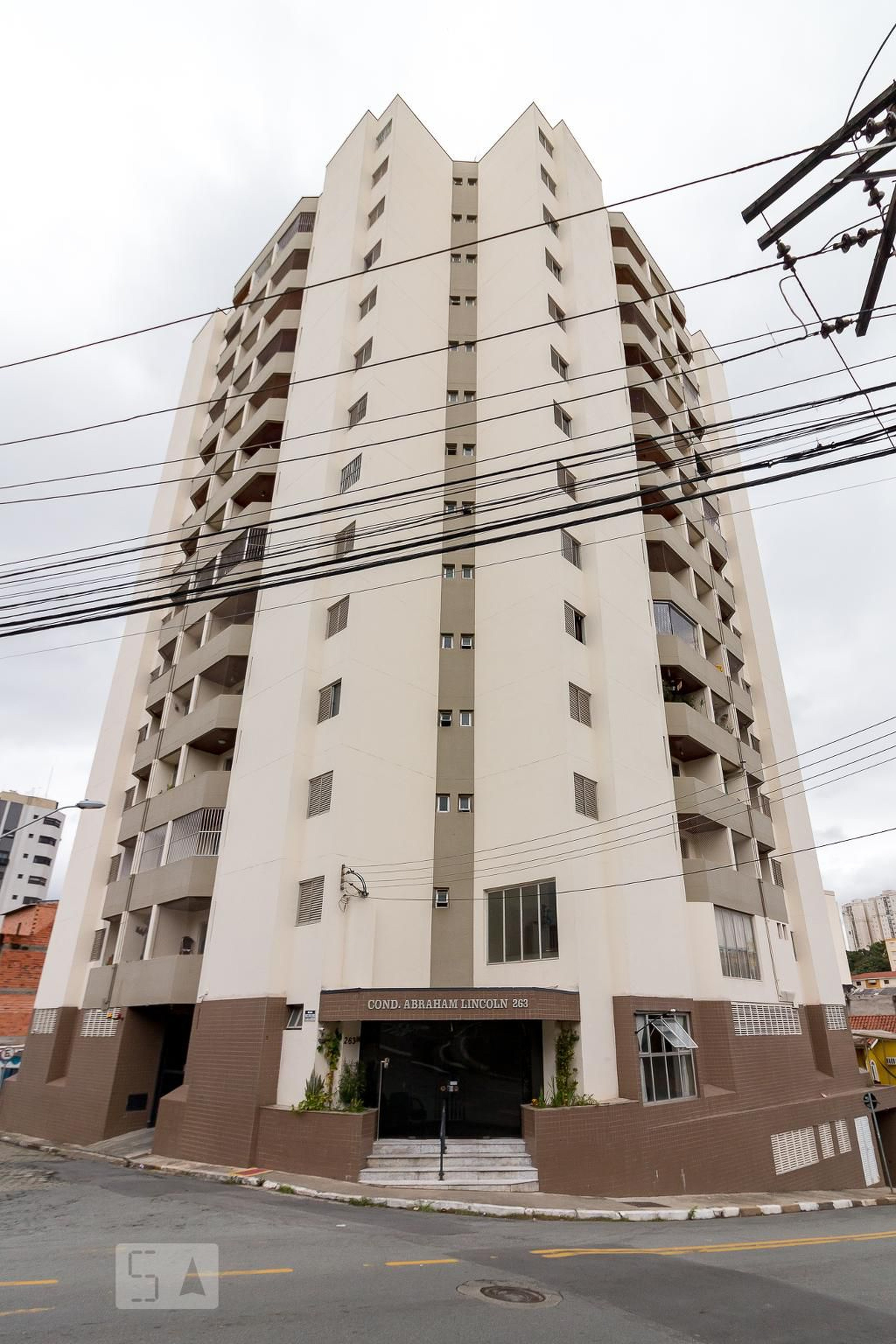 Fachada do prédio Condomínio em Rua Francisco Antônio Miranda, 245