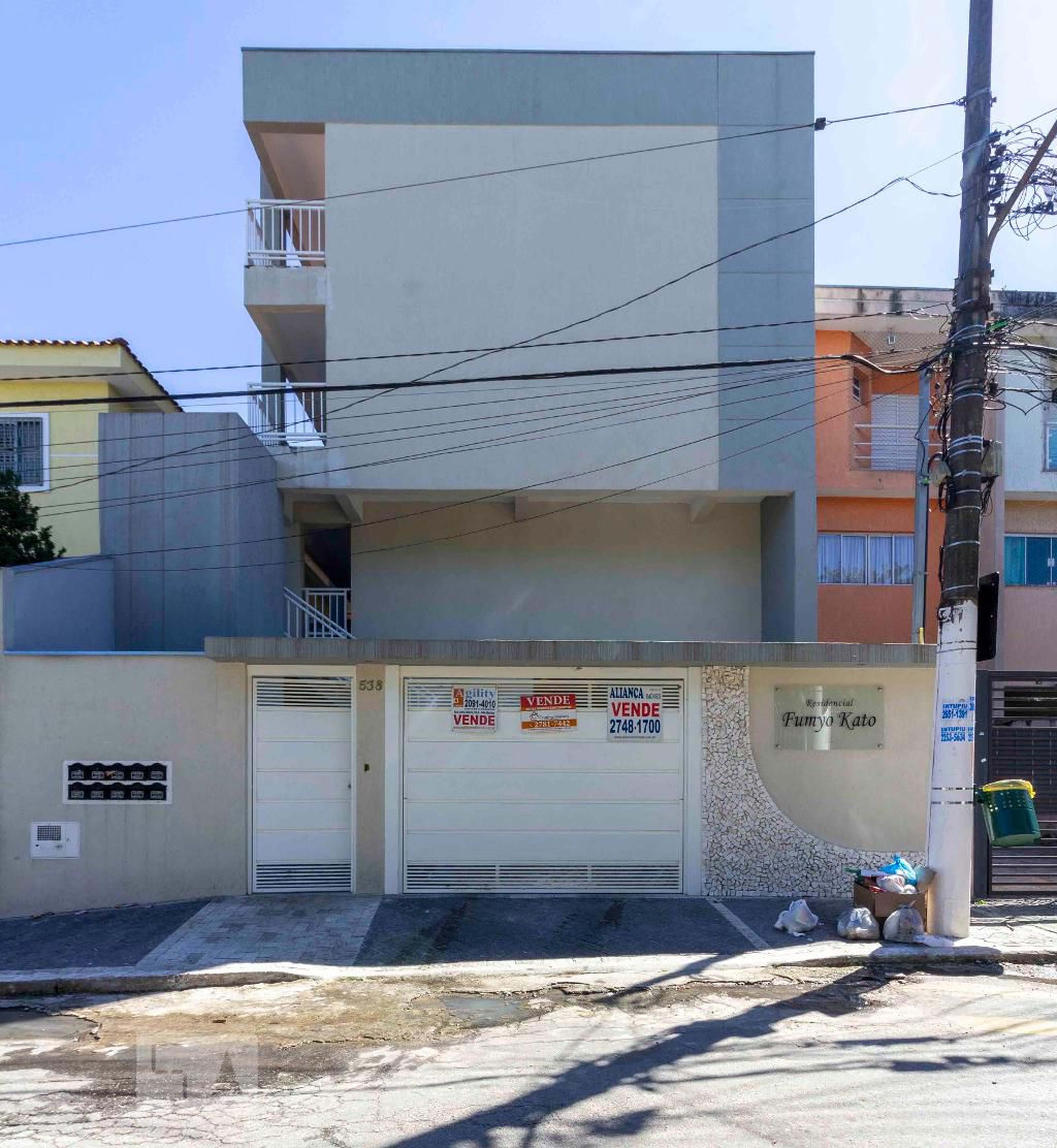 Fachada Condomínio em Rua Figueira da Barbária, 538