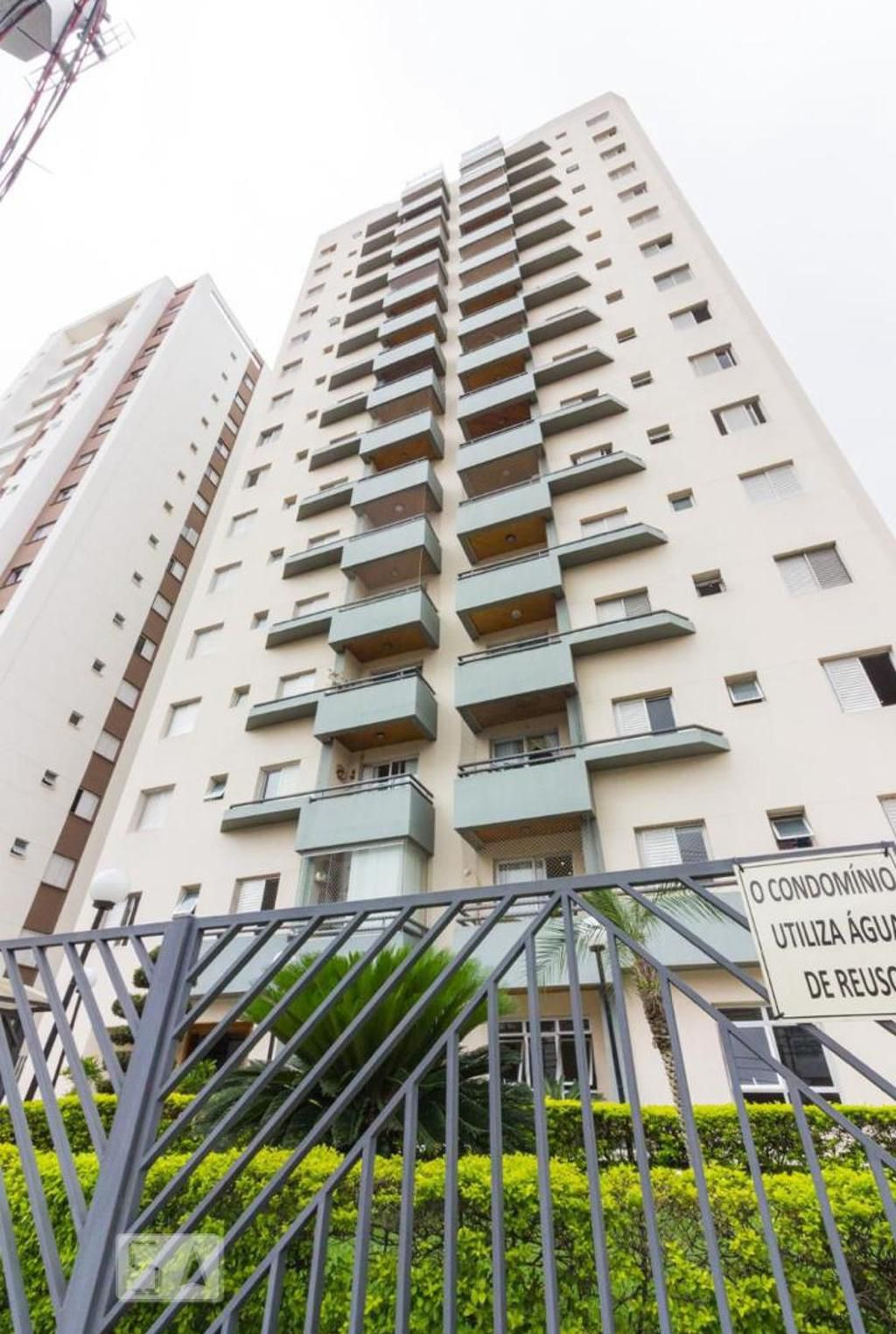 Fachada Condomínio em Rua Damiana da Cunha, 260