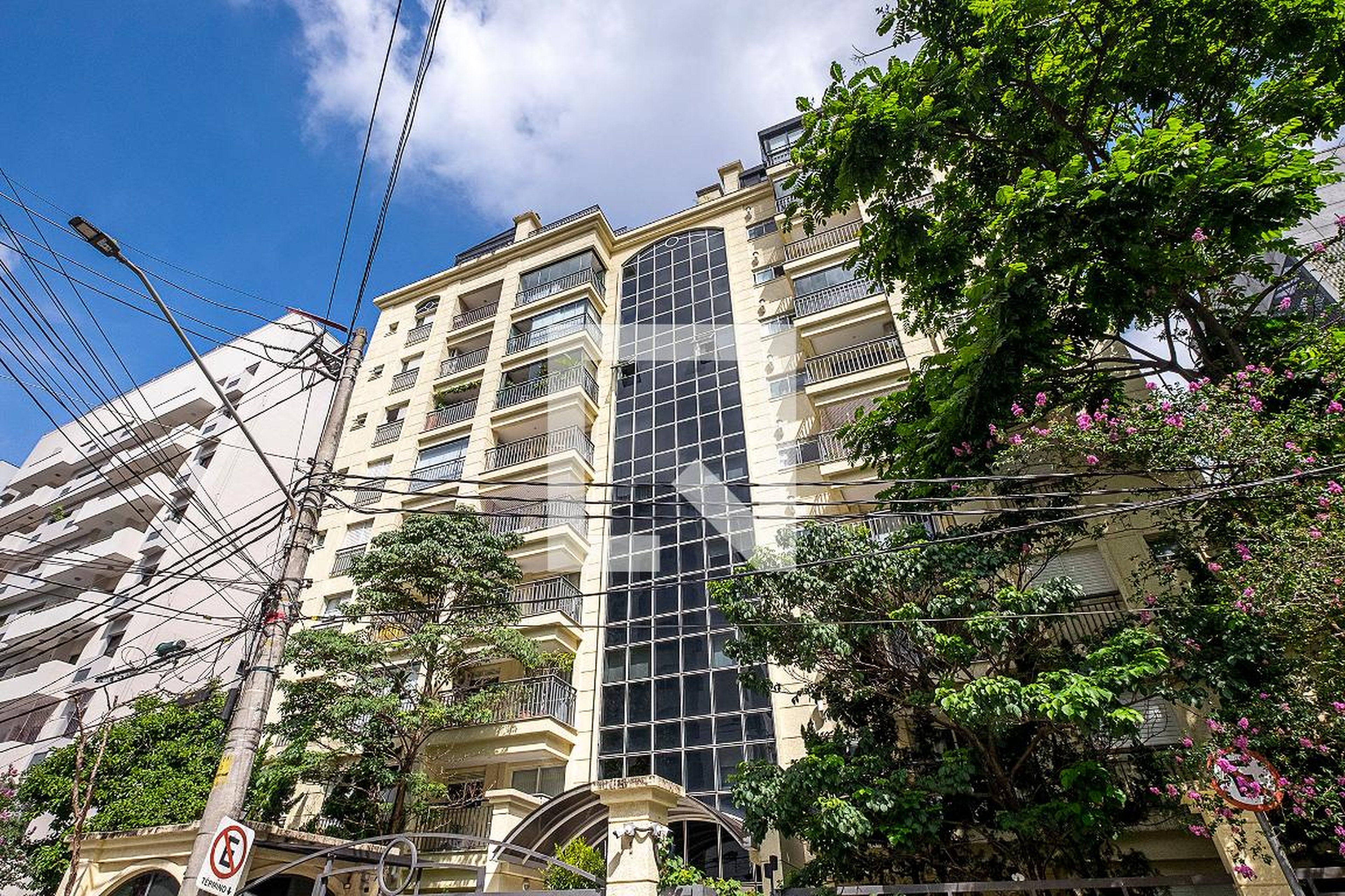 Fachada Condomínio Village Jardim Paulista