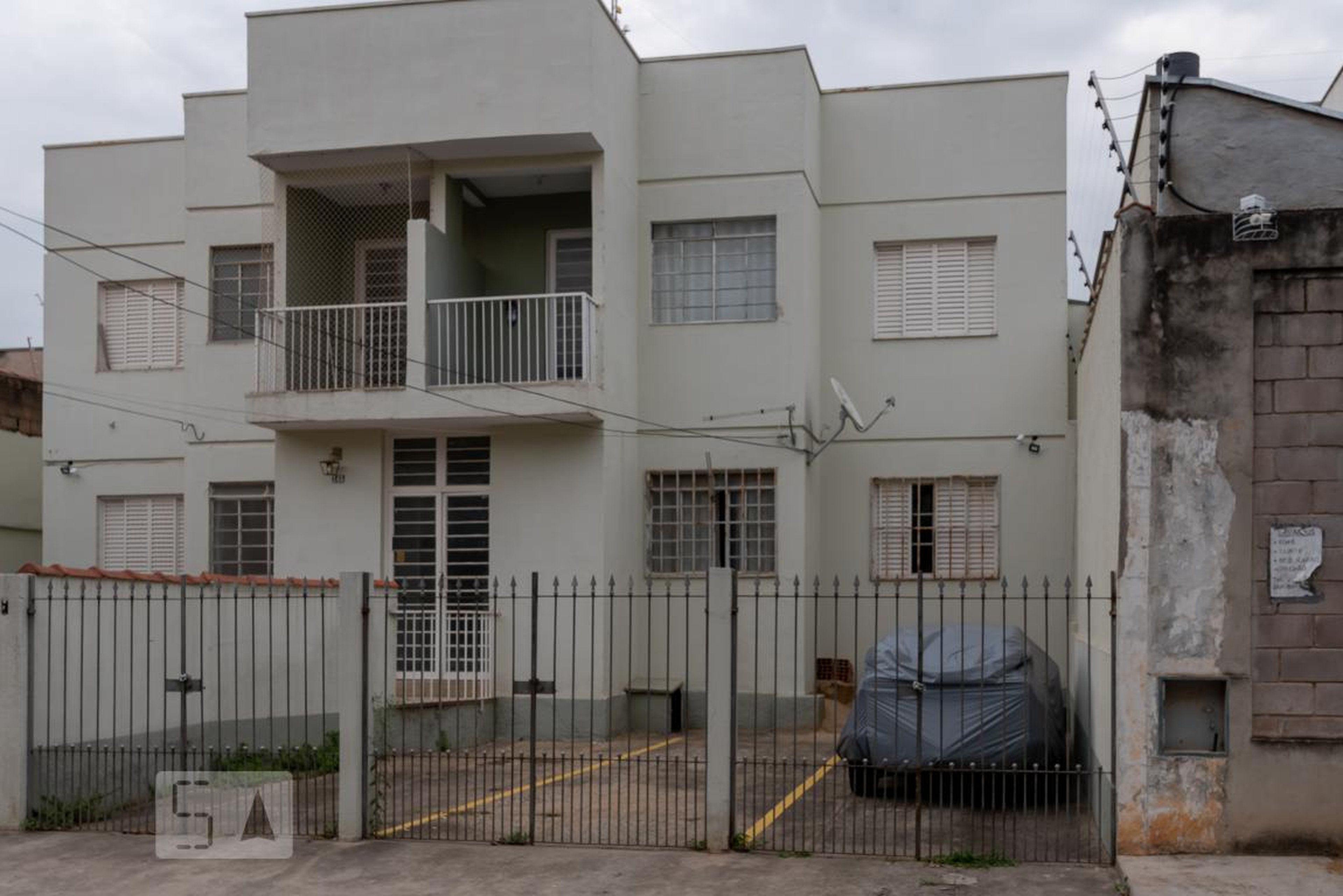 Fachada Condomínio em Rua Doutor Sylvio Carvalhaes, 145