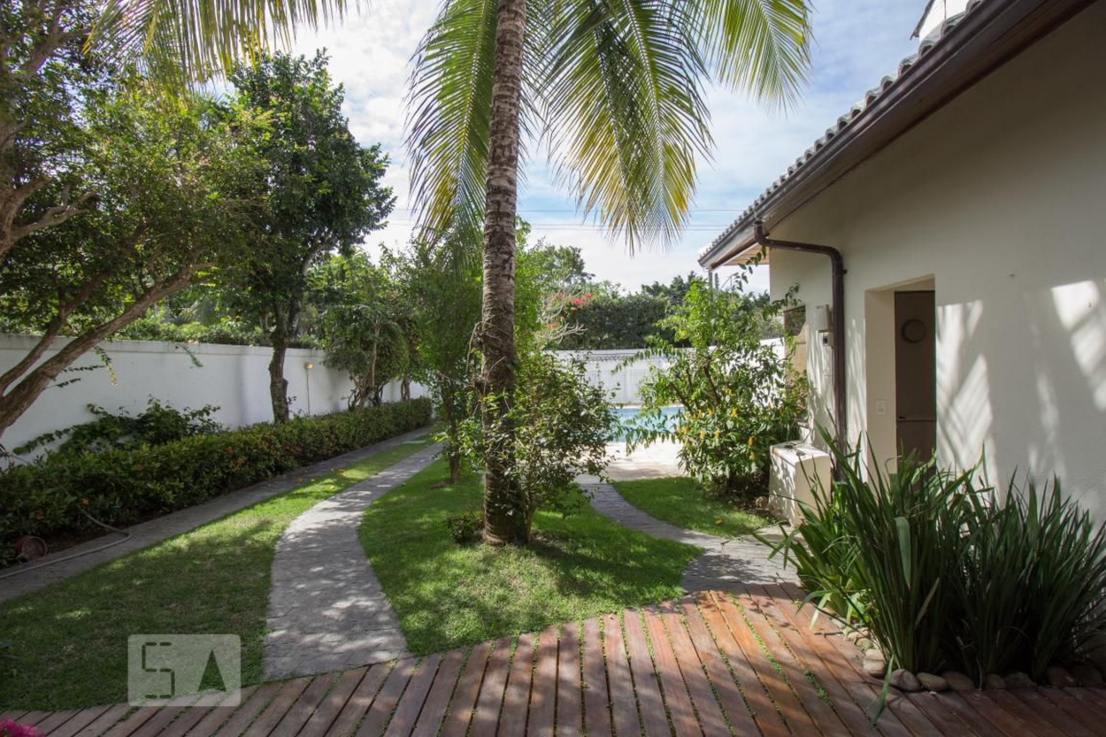 Área Externa Condomínio em Rua Augusto Camossa Saldanha, 560