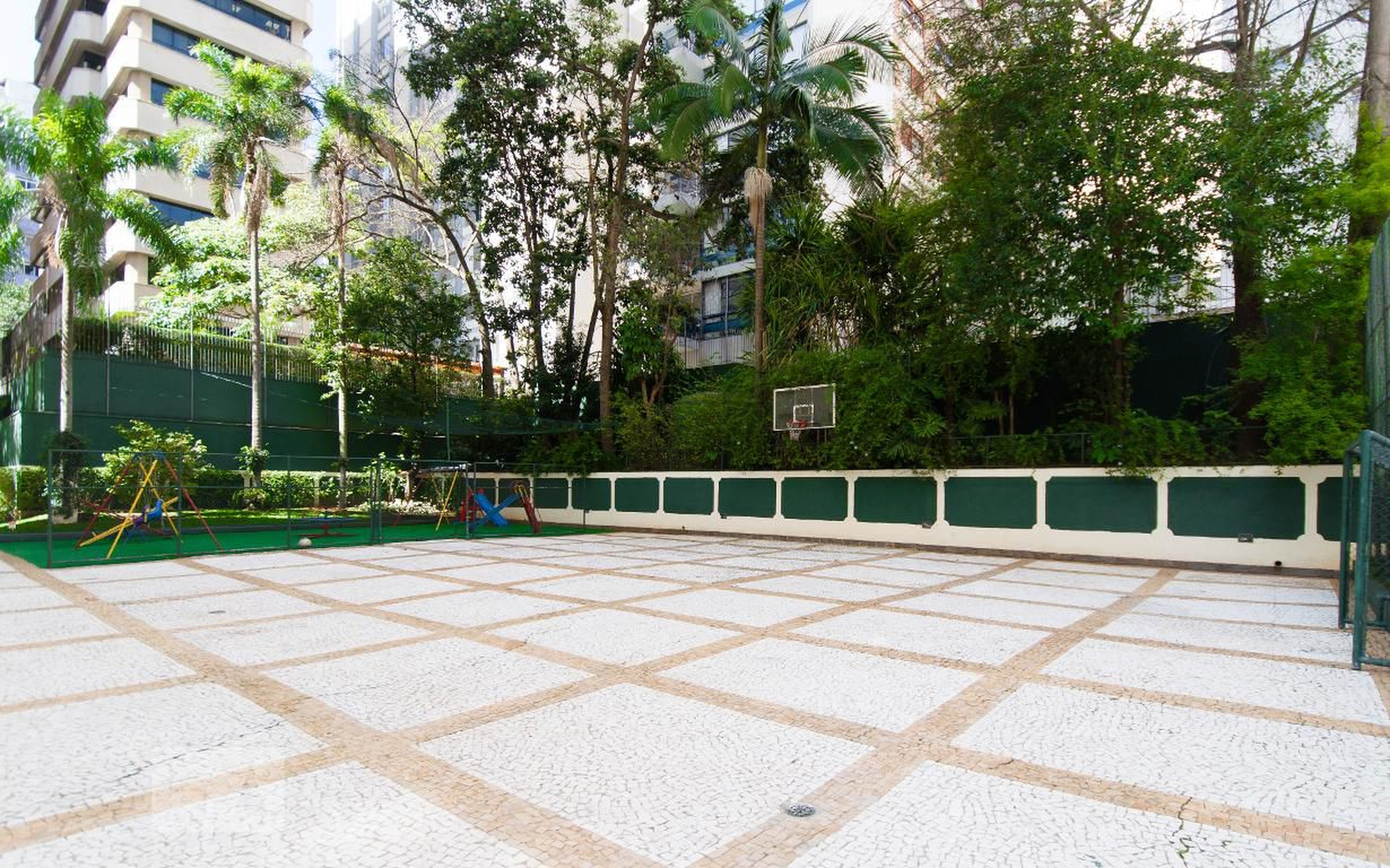 Quadra Esportiva - Mansão Michelangelo