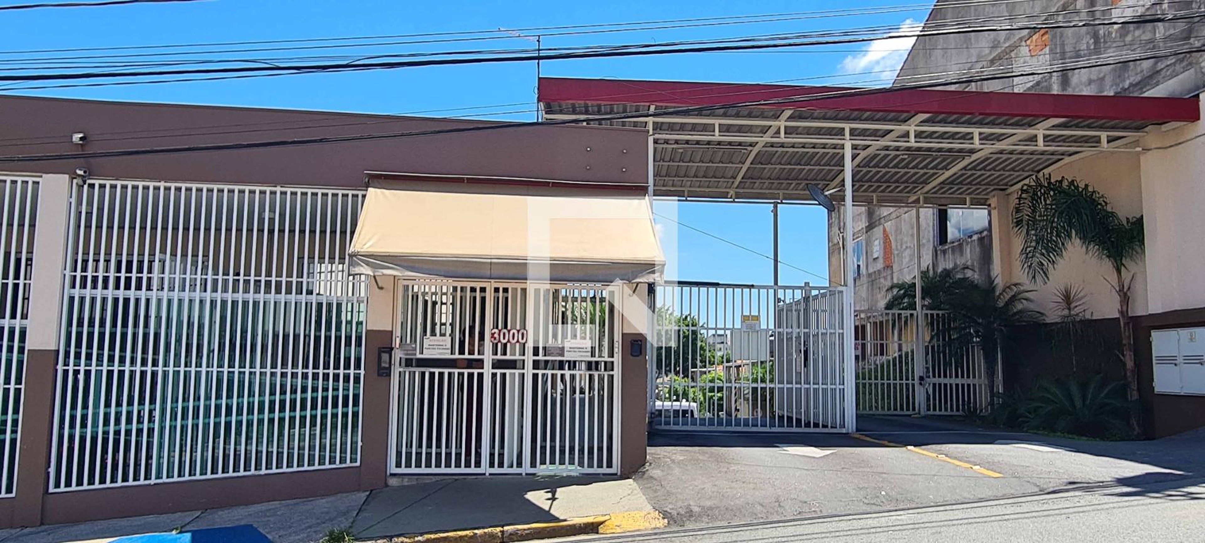 Fachada Condomínio Canada Residence