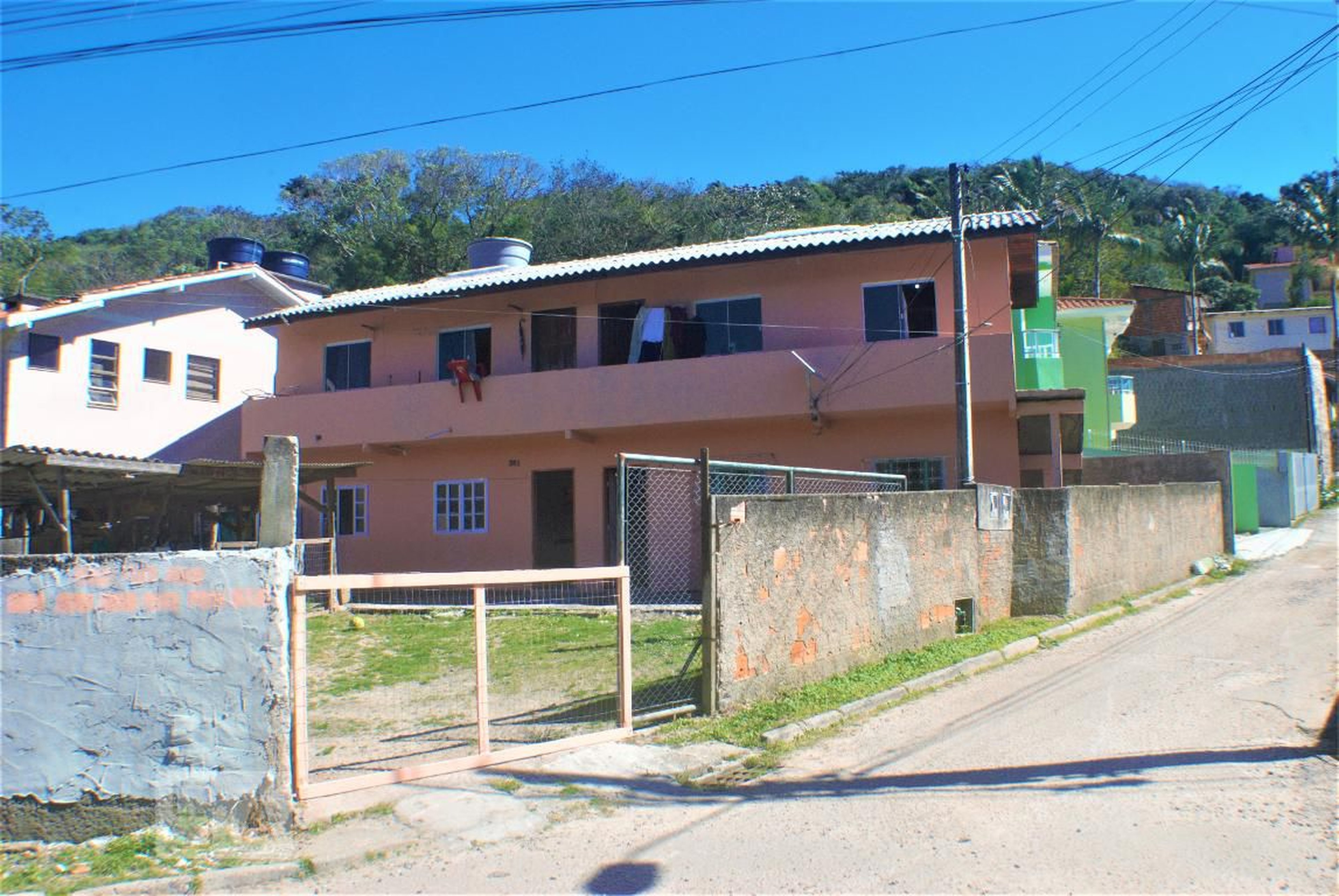 Fachada Condomínio em Rua Ovídio Zierke, 261