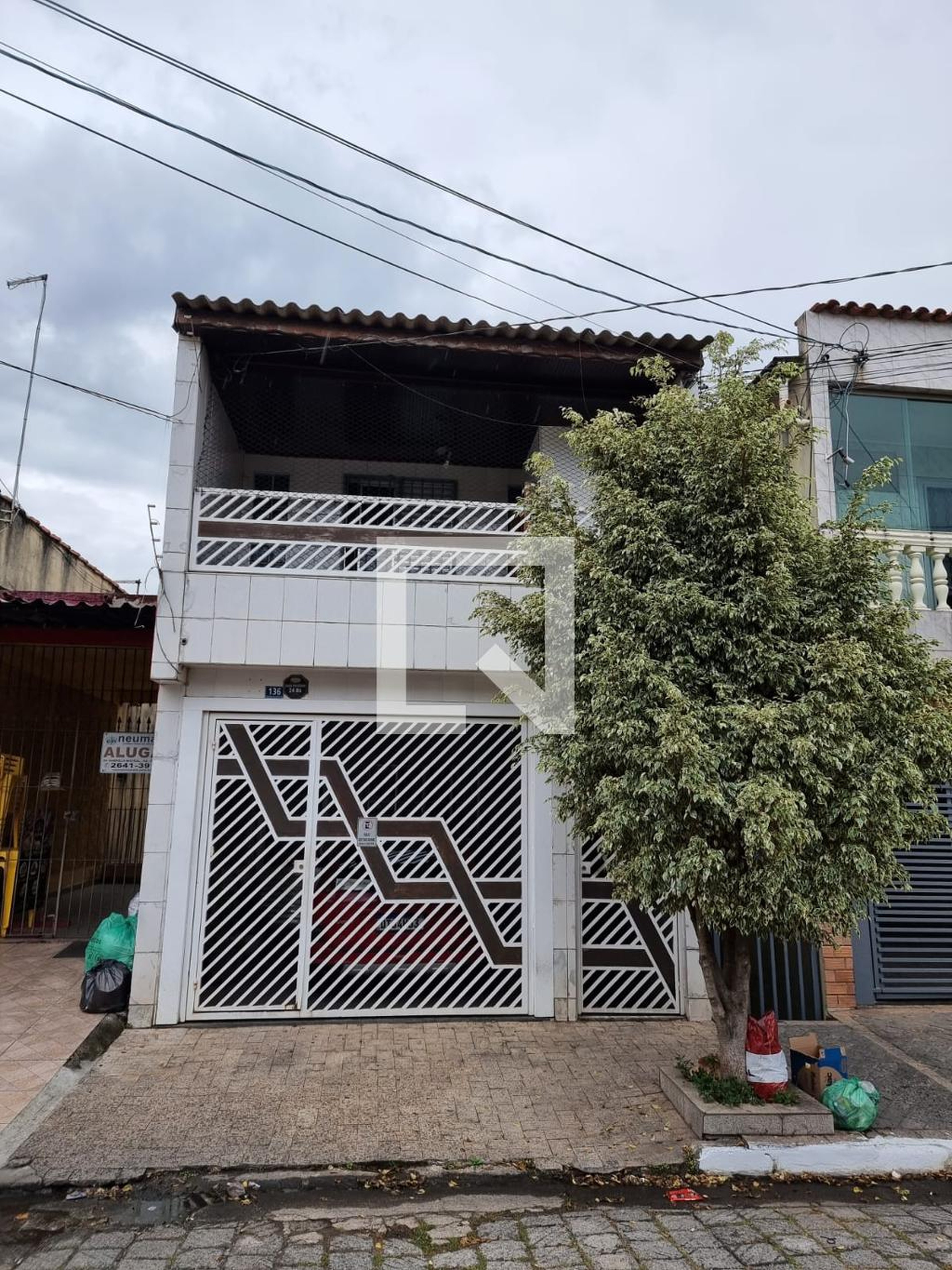 Fachada Condomínio em Av. Santana, 136b
