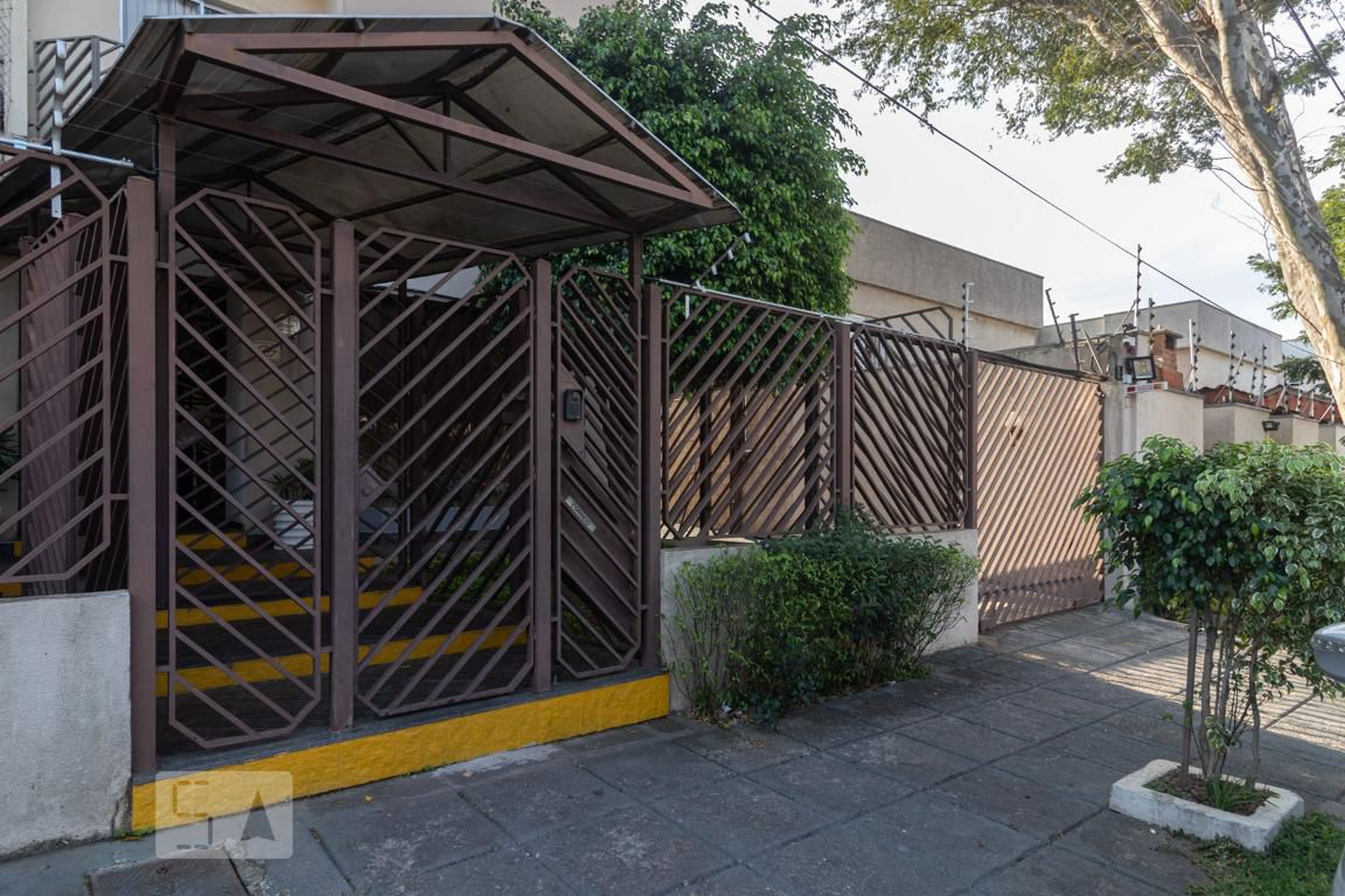 Fachada do Condomínio Condomínio Manhattah