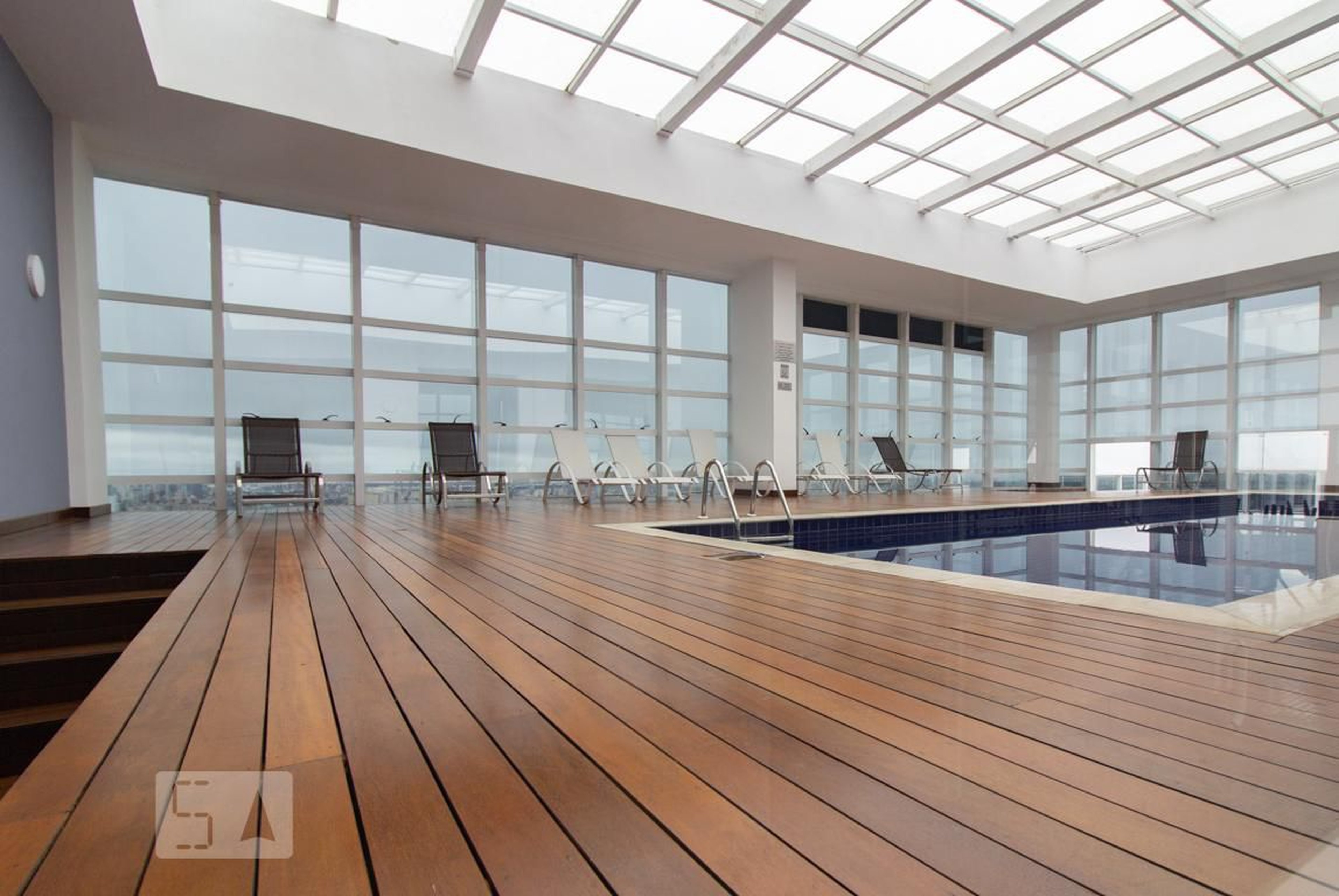 Piscina Coberta - Evolution Towers