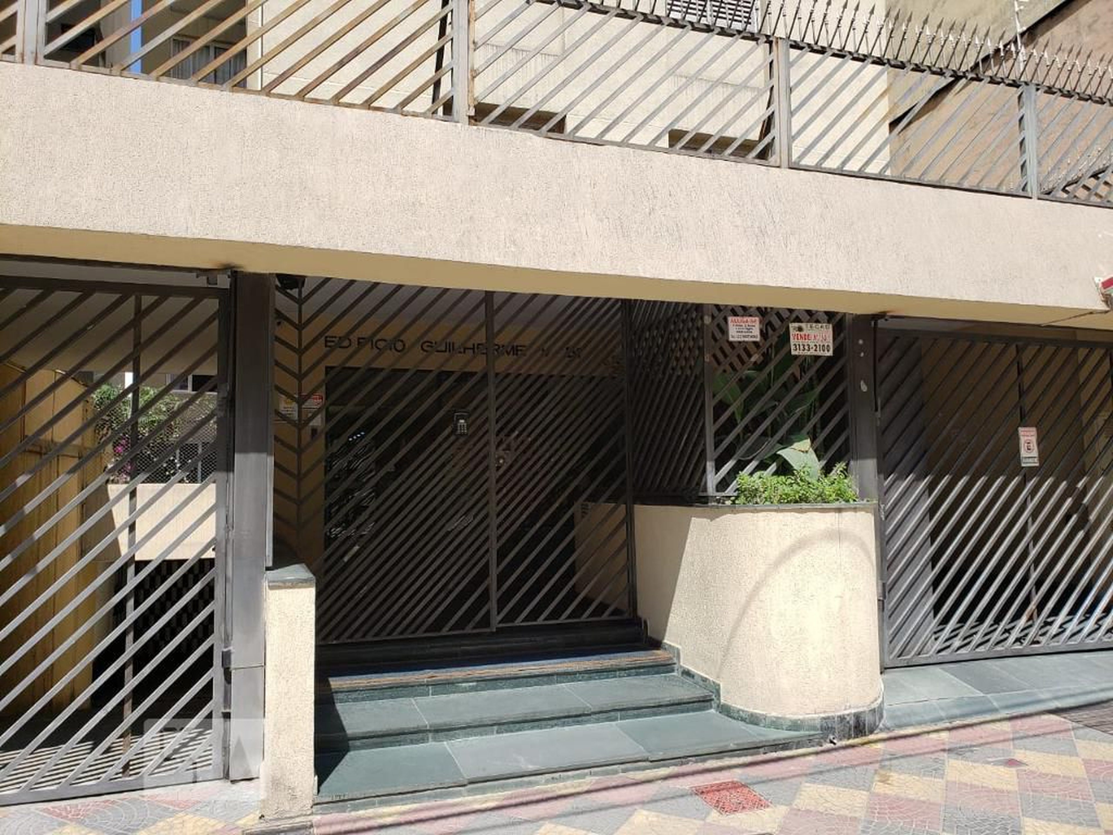 Fachada do Condomínio Edifício Guilherme V