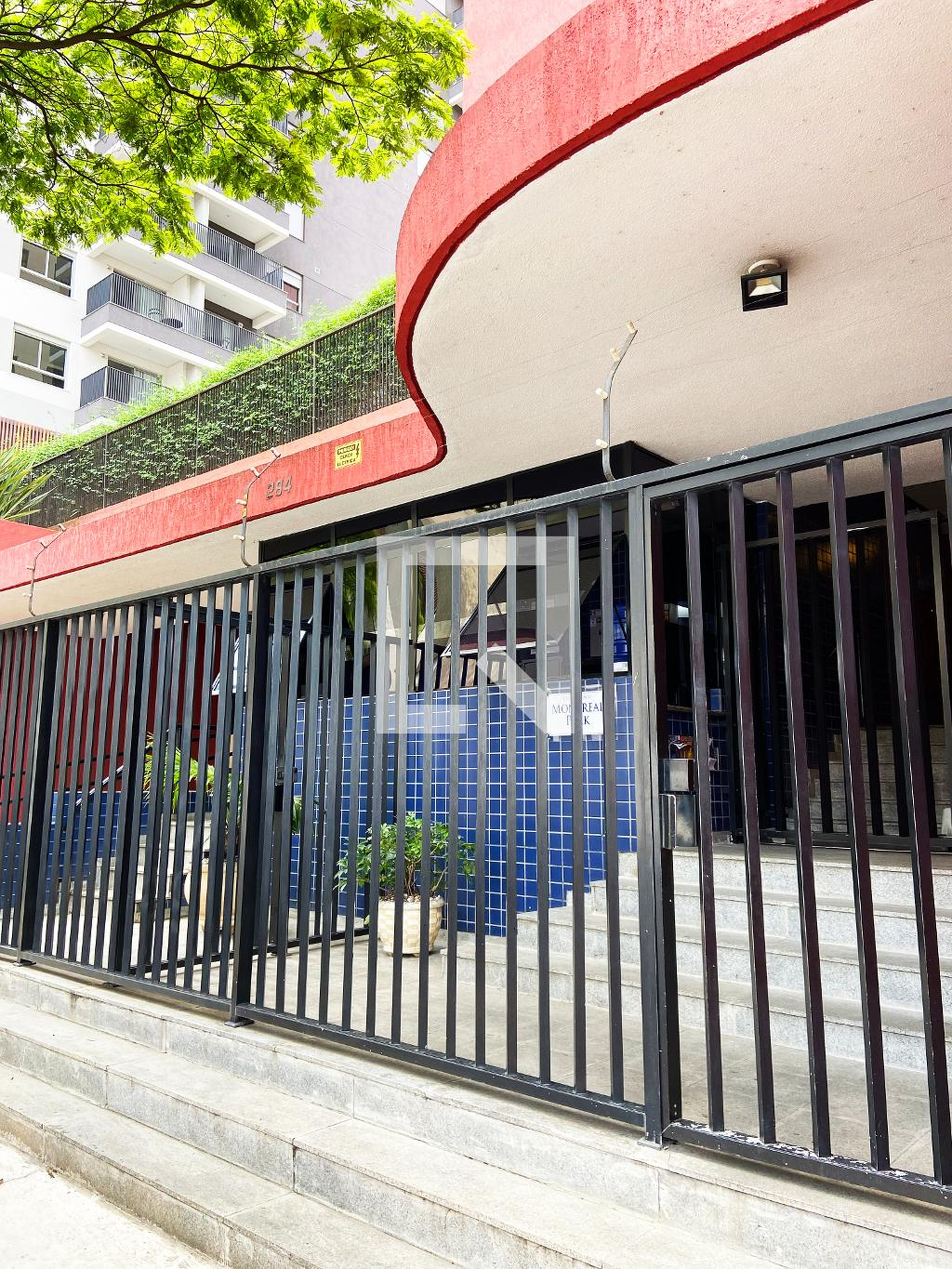 Fachada do Prédio Edificio Montreal Park