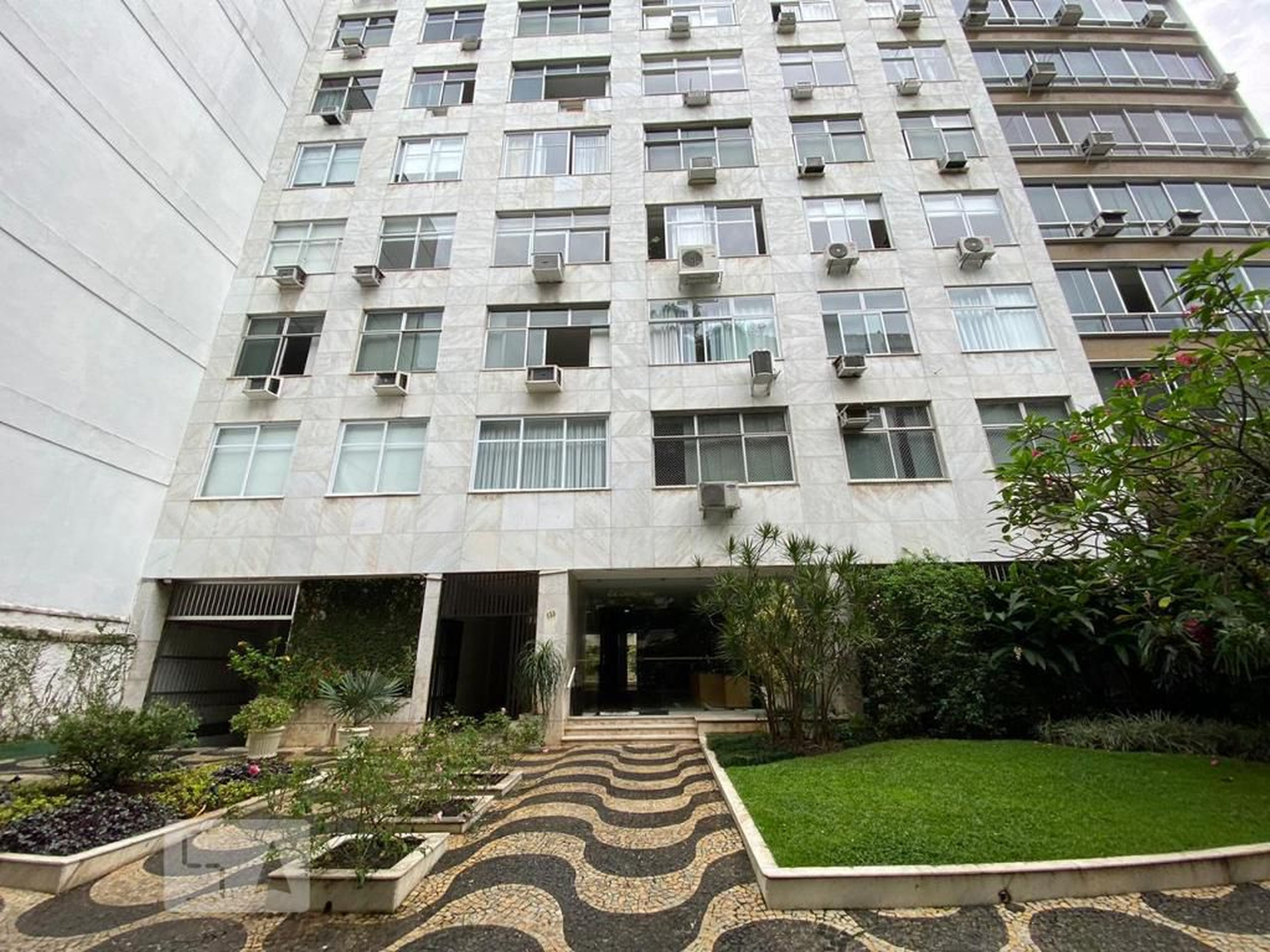 Fachada do Prédio Condomínio em Rua João Líra, 135