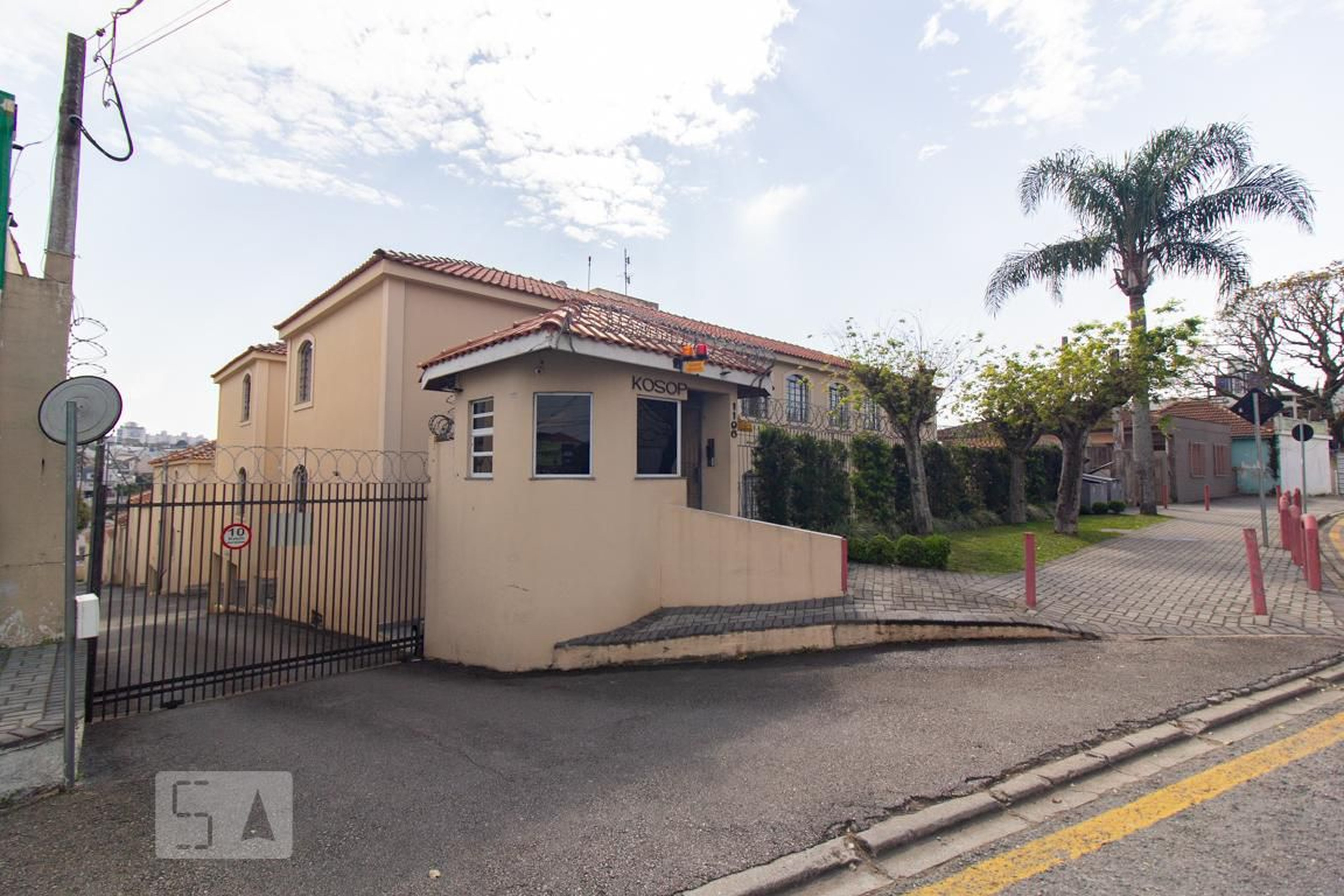 Fachada do Condomínio Condomínio em Av. Nossa Sra. Aparecida, 1196