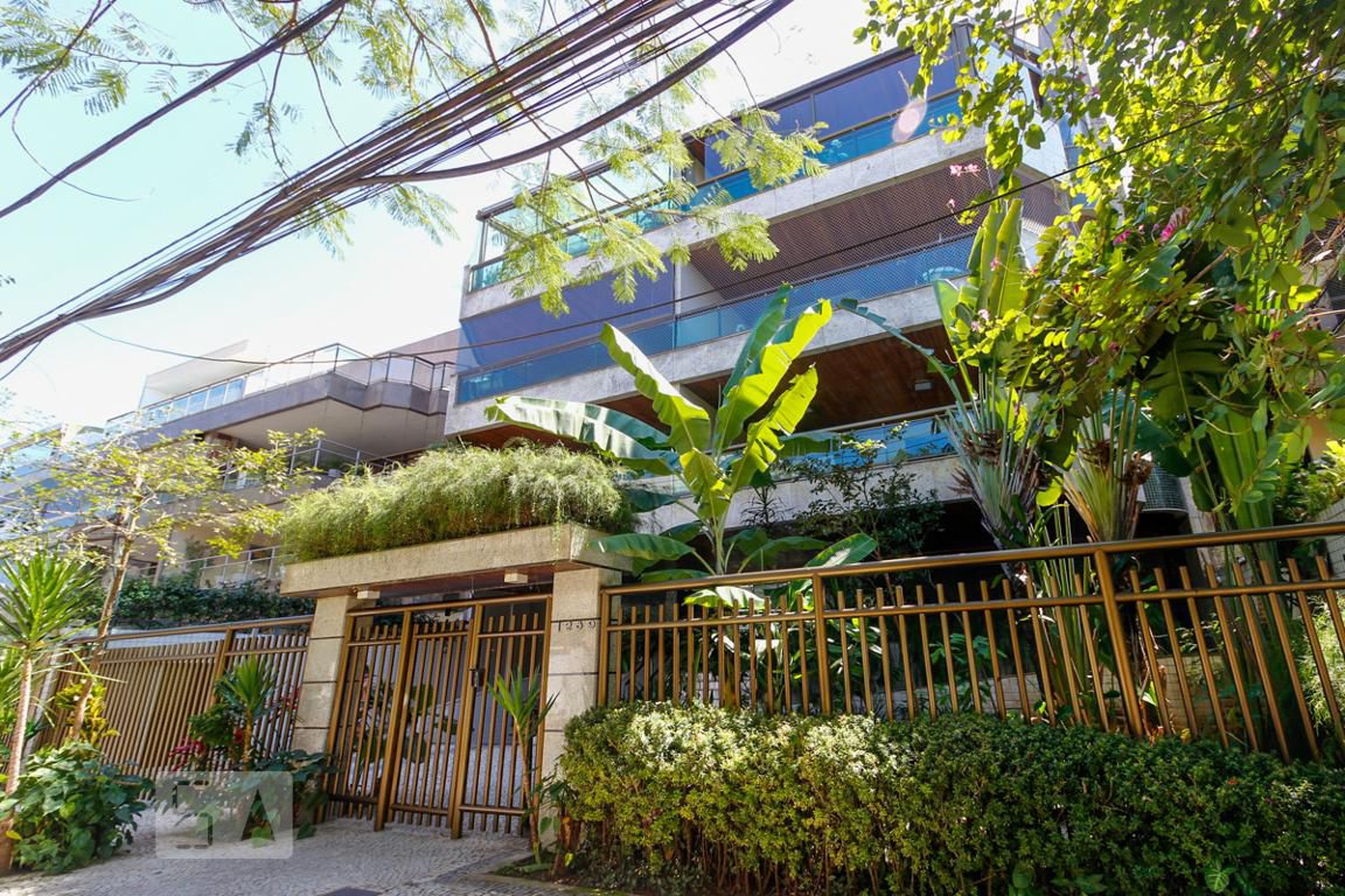 Fachada do Prédio Condomínio em Rua Almirante Ary Rongel, 1289