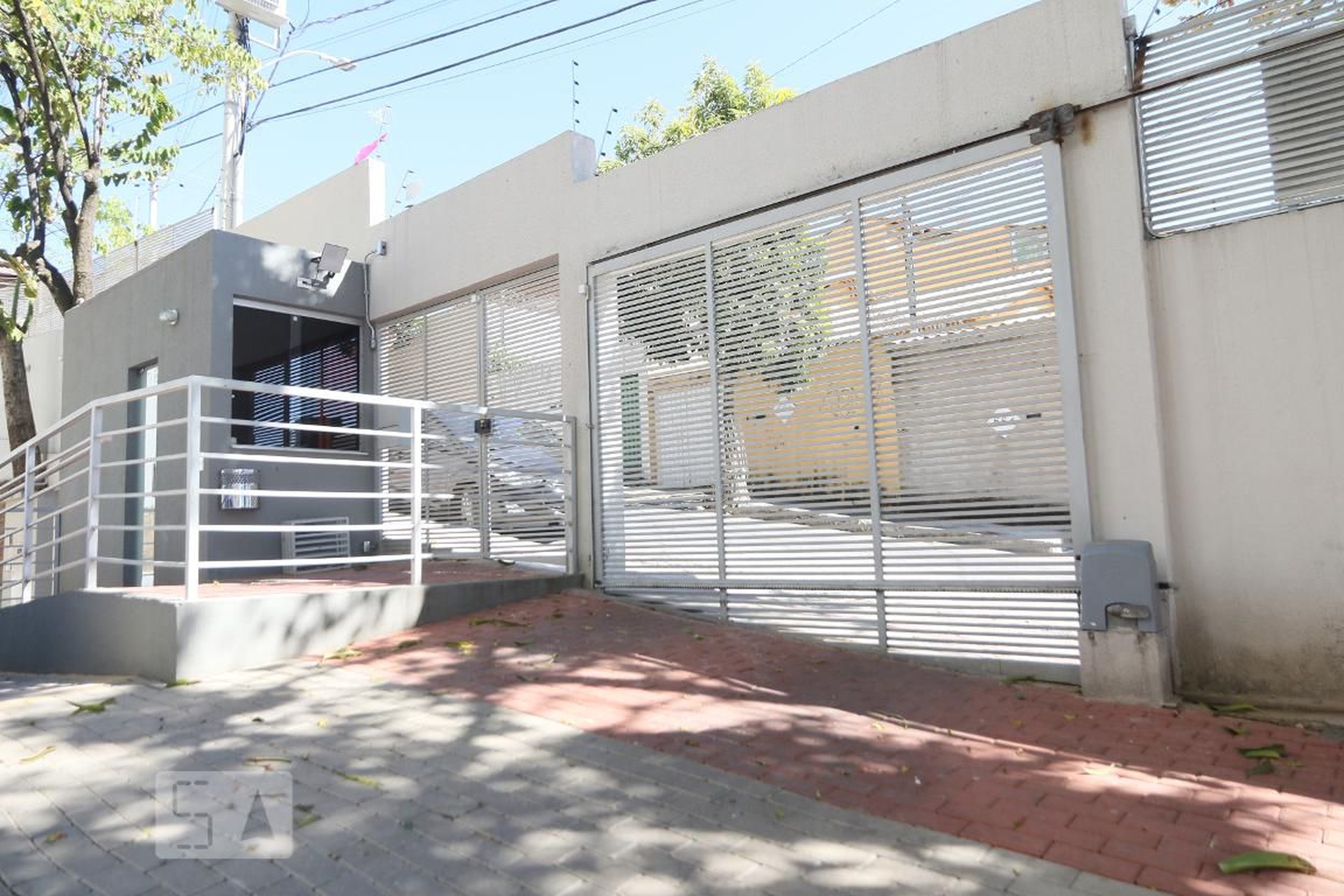 Fachada Condomínio em Rua Dom Sebastião Leme, 663