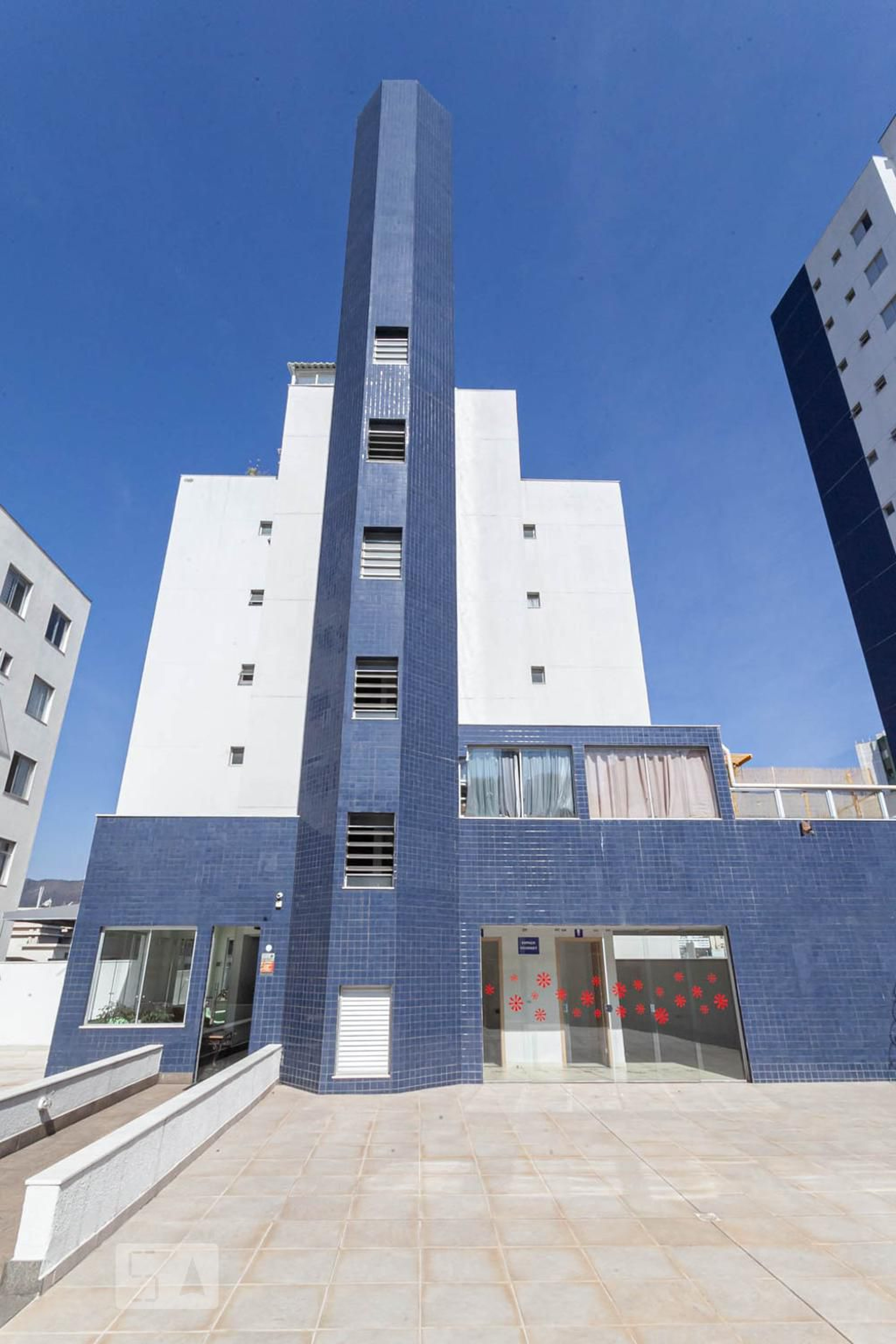 Fachada do prédio Condomínio Mirante Sion