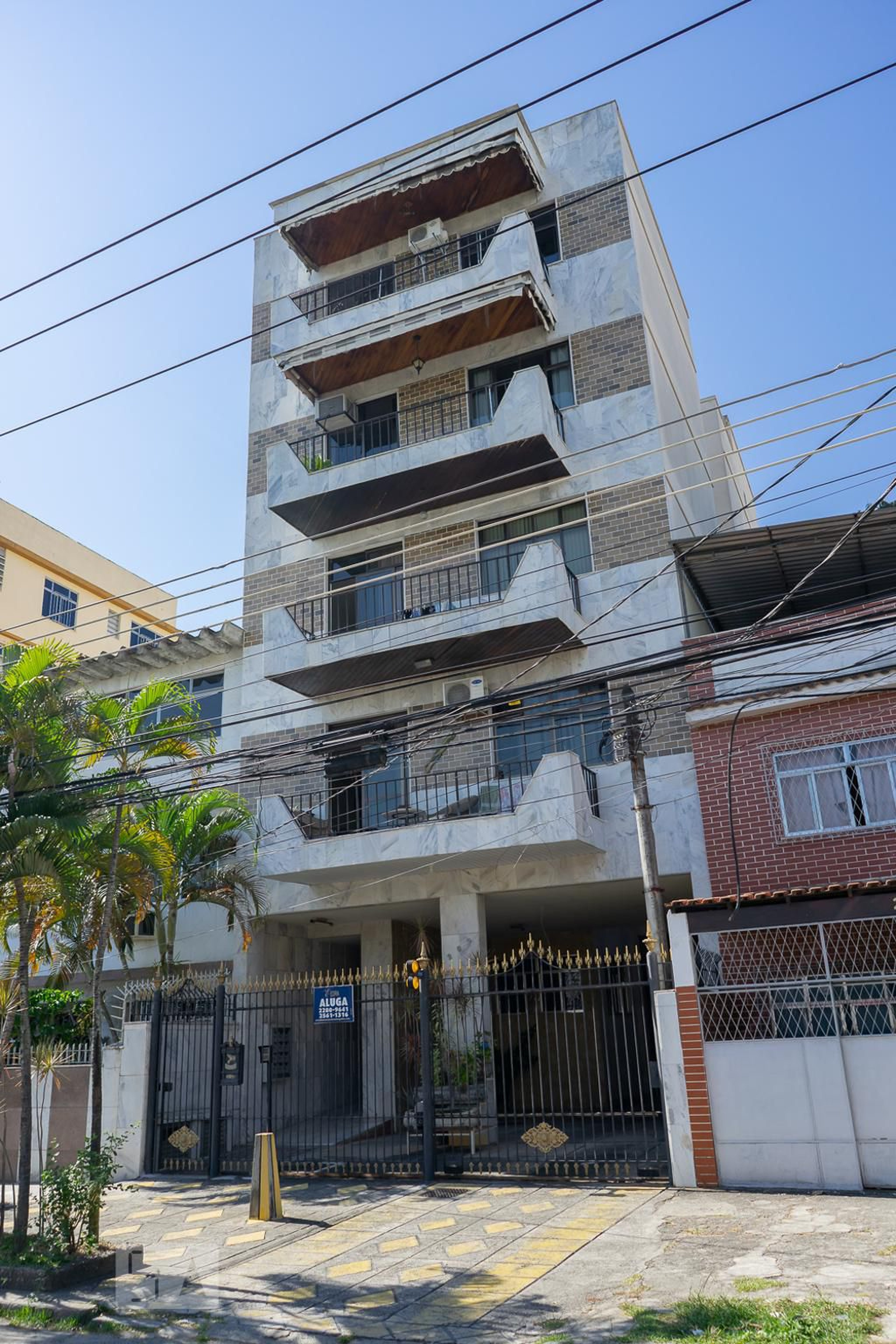 Fachada Condomínio em Rua Bariri, 292