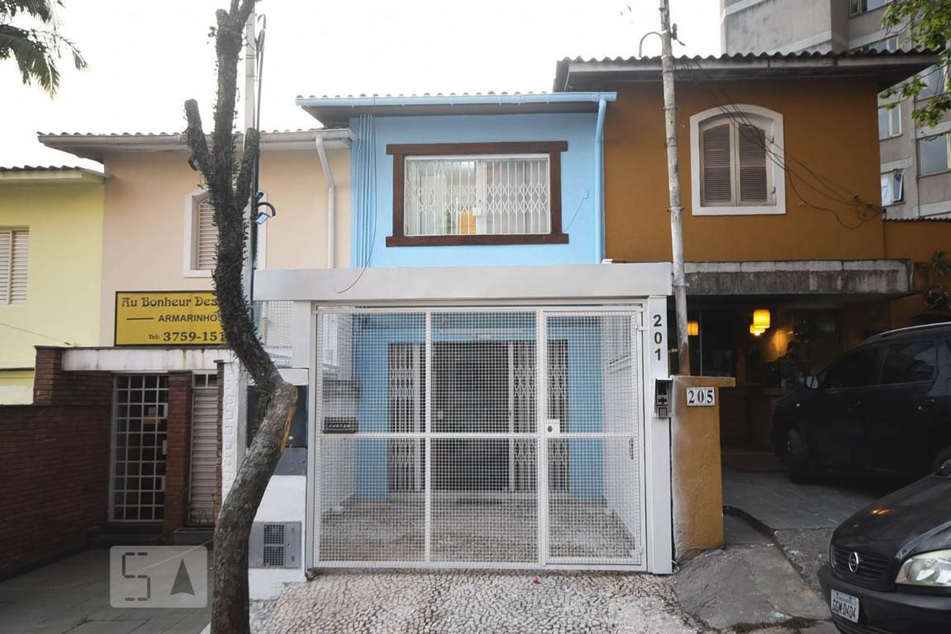 Fachada Condomínio em Rua Adalívia de Toledo, 201