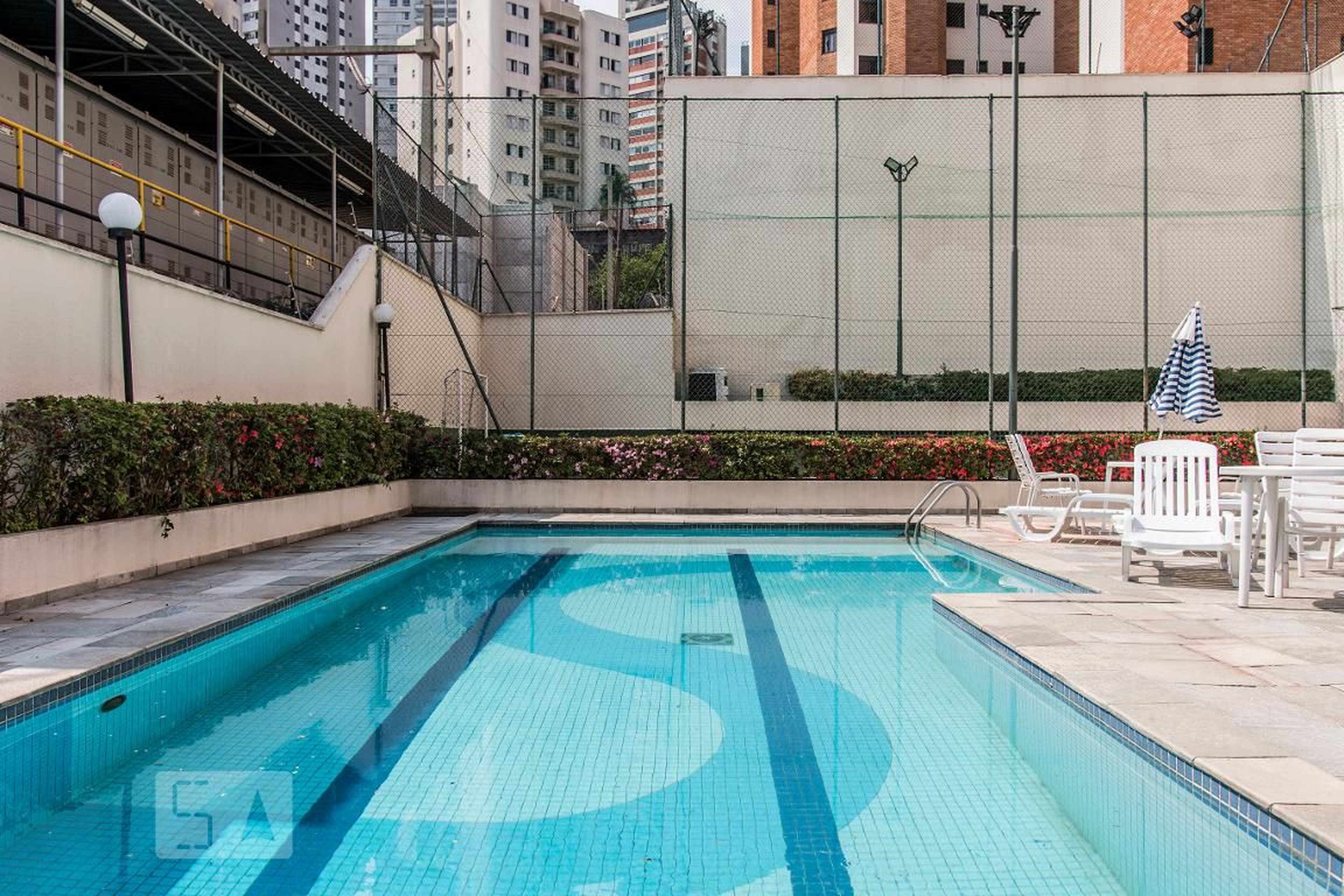 Piscina - Luiz Dumont