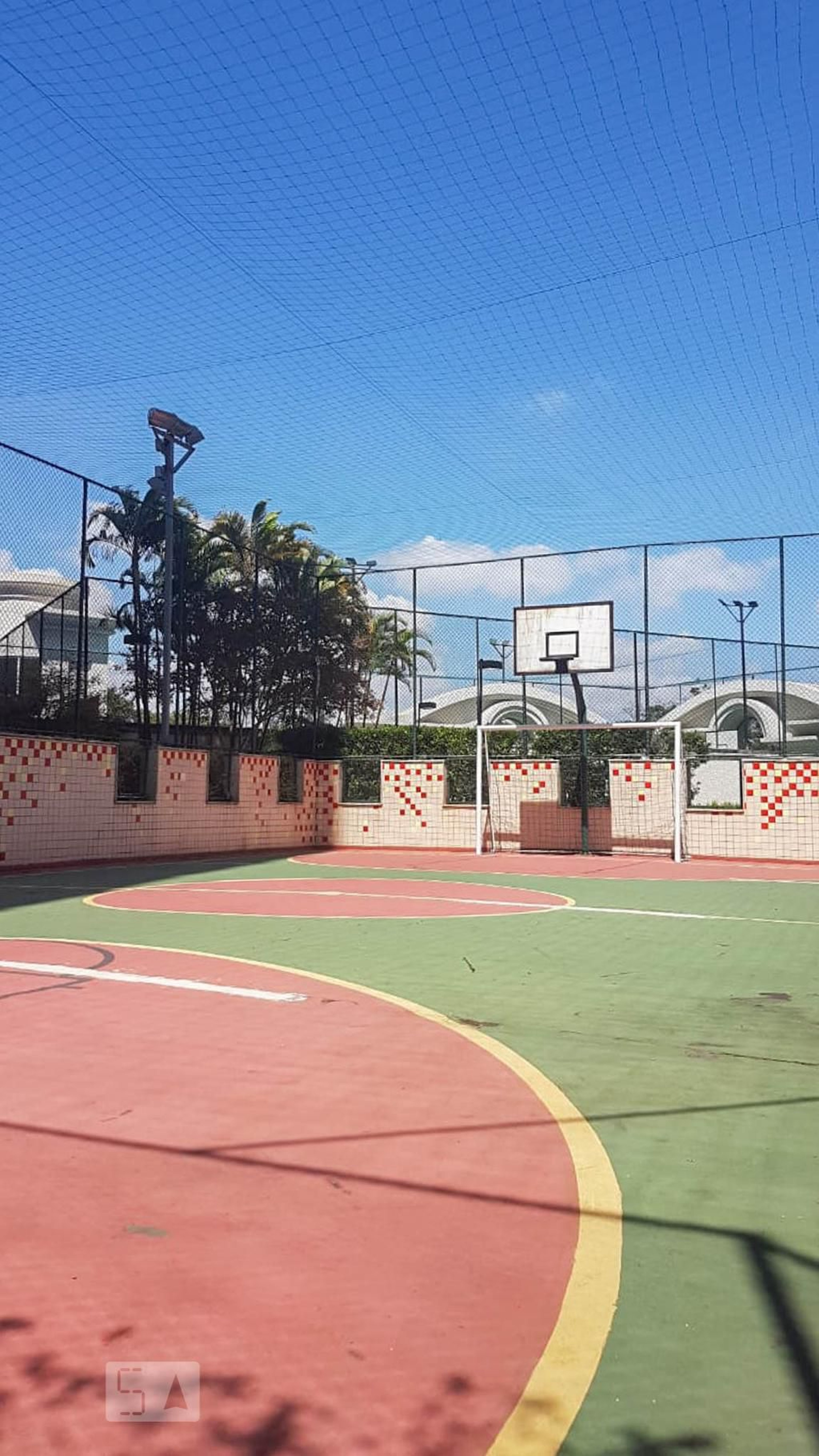 Quadra Esportiva - Maison de Luxemburgo