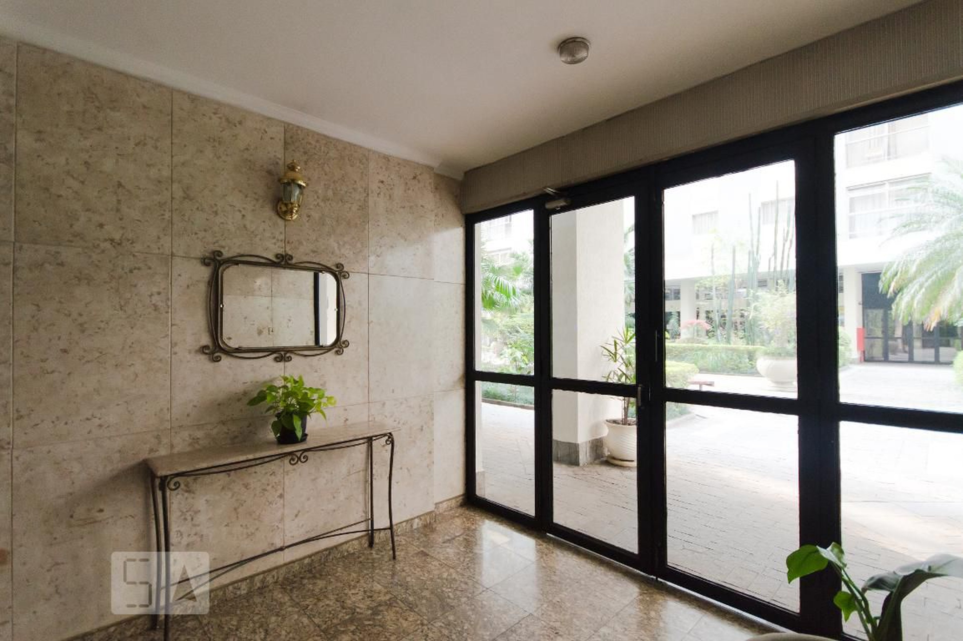 Hall social - Adele Zarzur