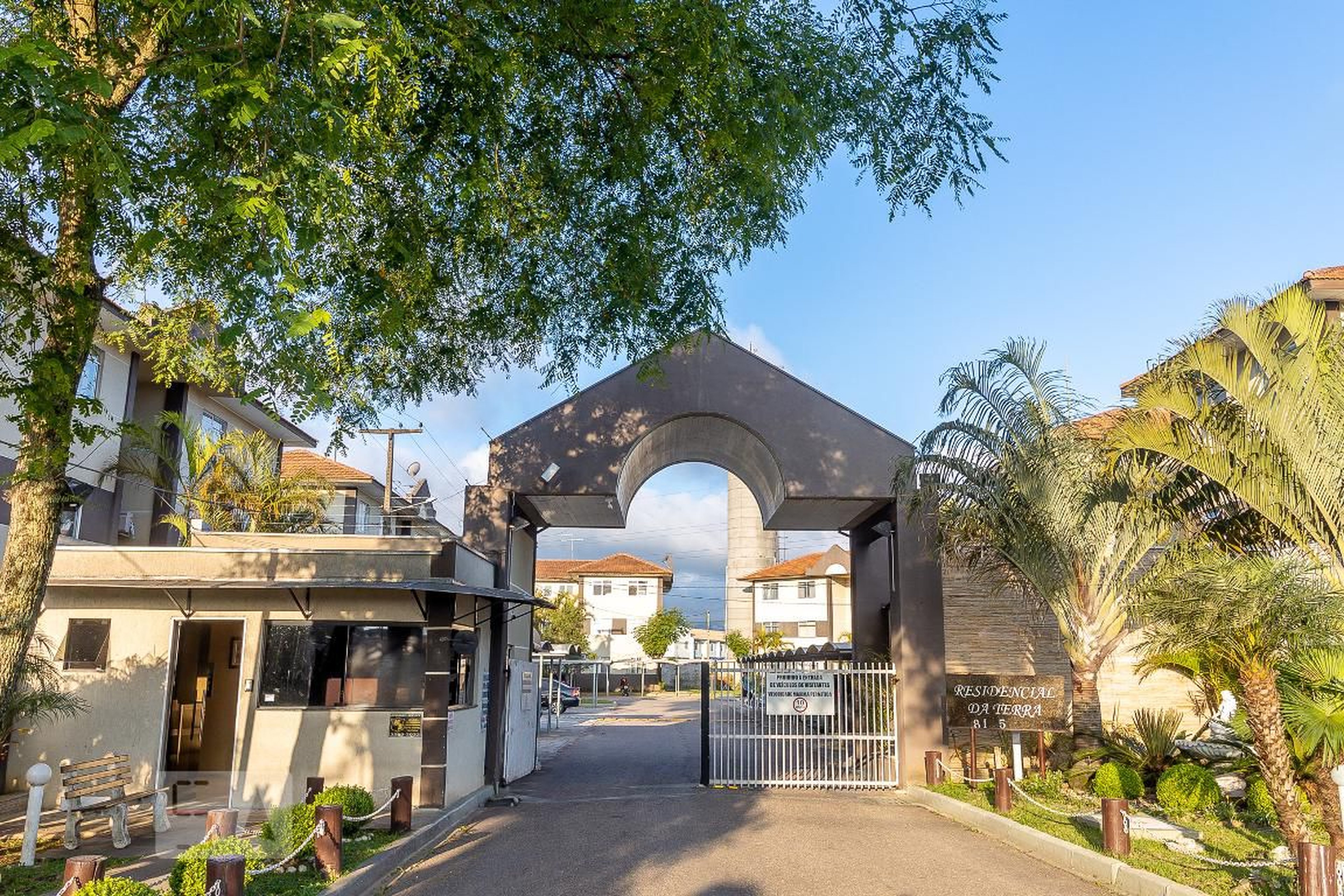 Fachada Residencial da Terra