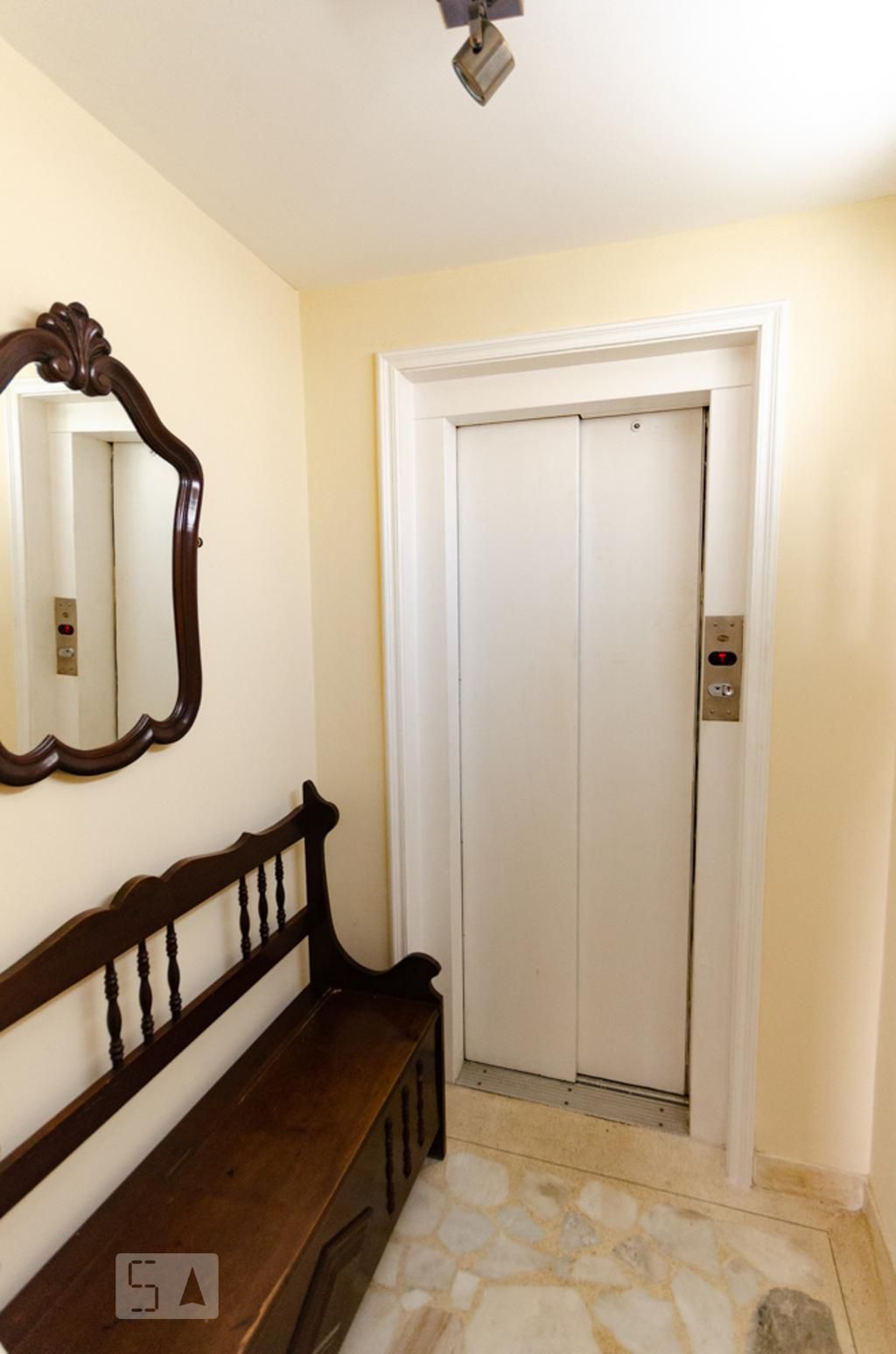 Hall de Entrada - Ailton