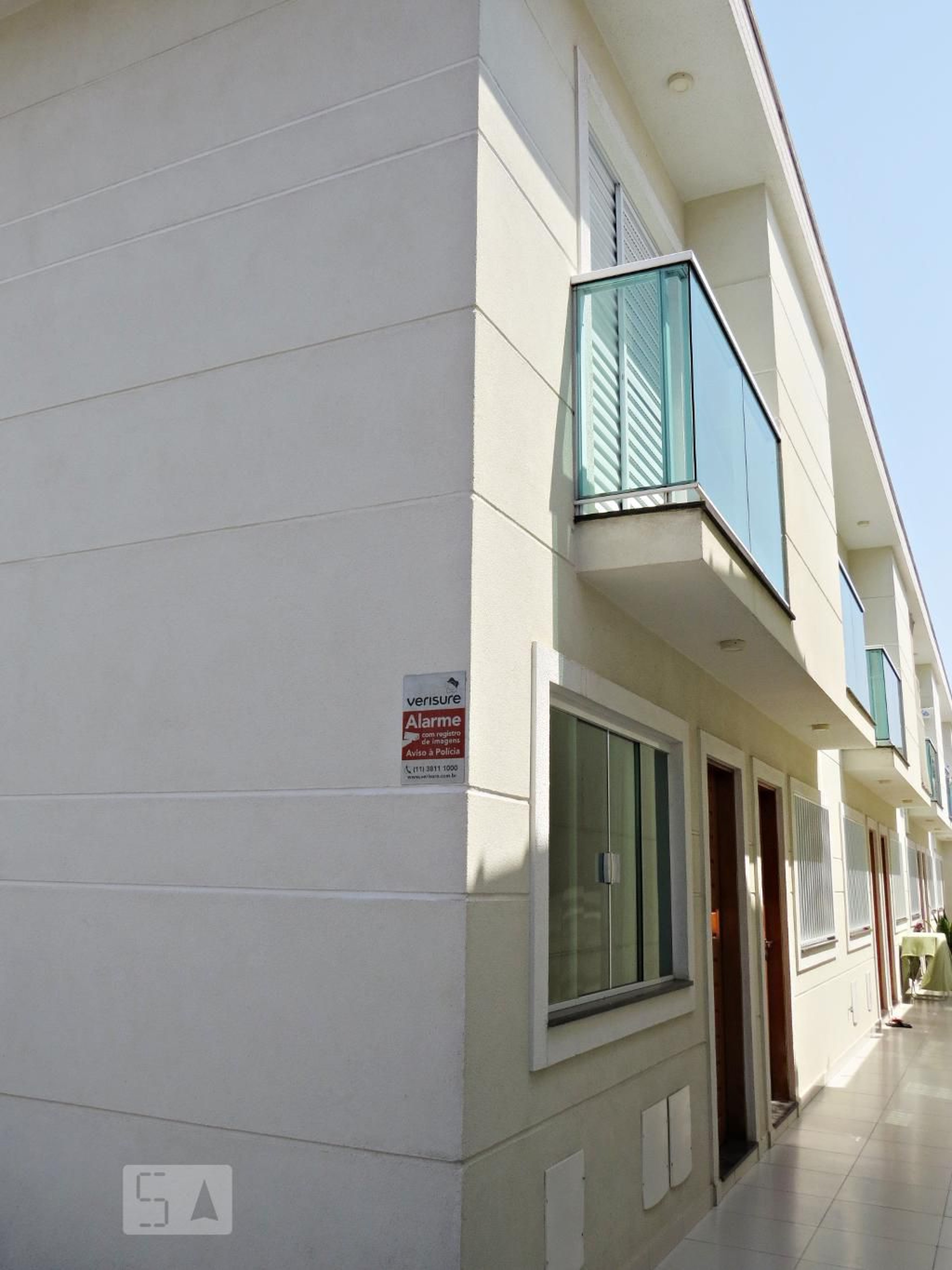 Fachada Condomínio em Rua das Casuarinas, 129