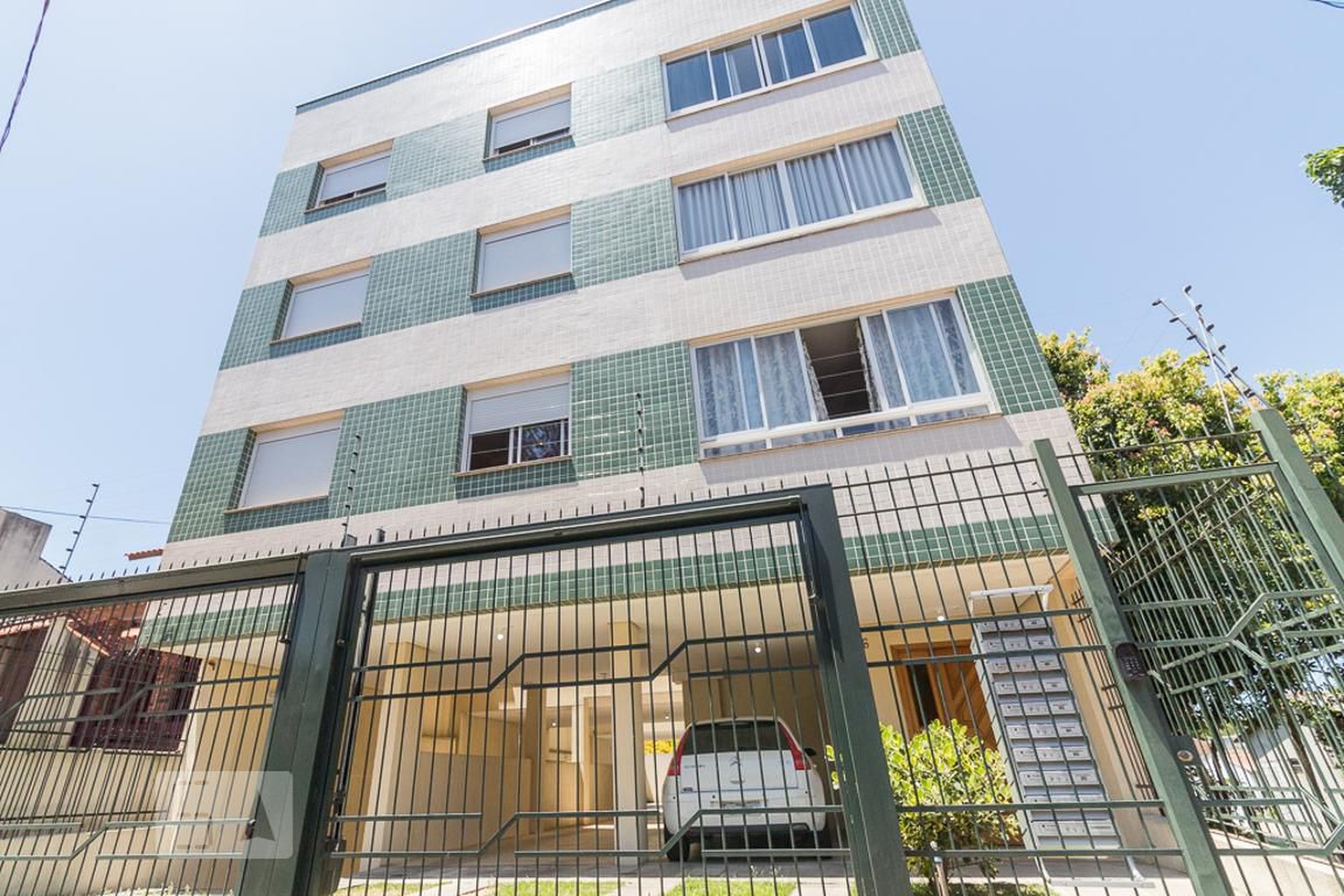 Fachada Condomínio em Rua Bispo Sardinha, 66