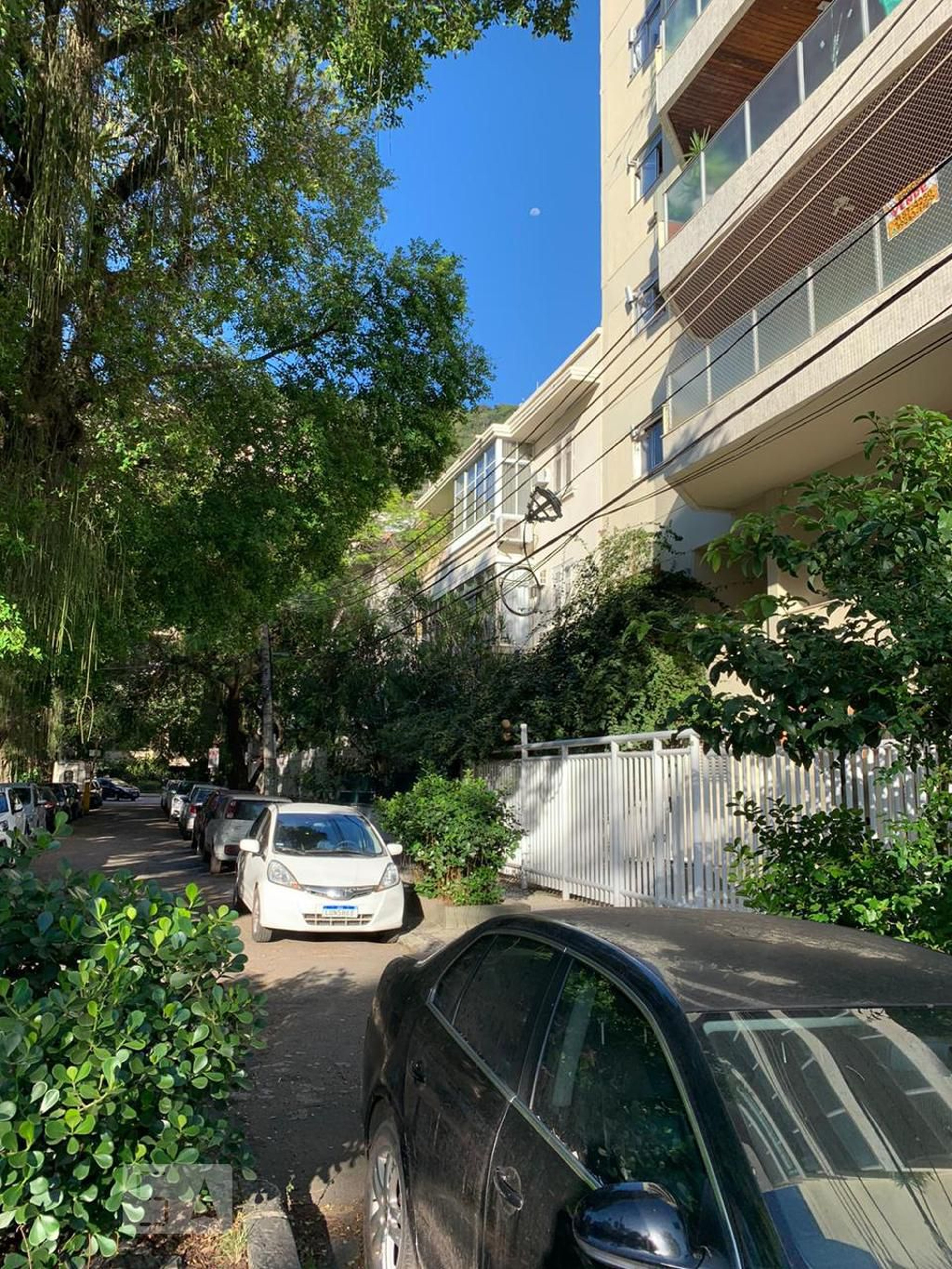 Fachada Condomínio em Rua Frei Solano, 12