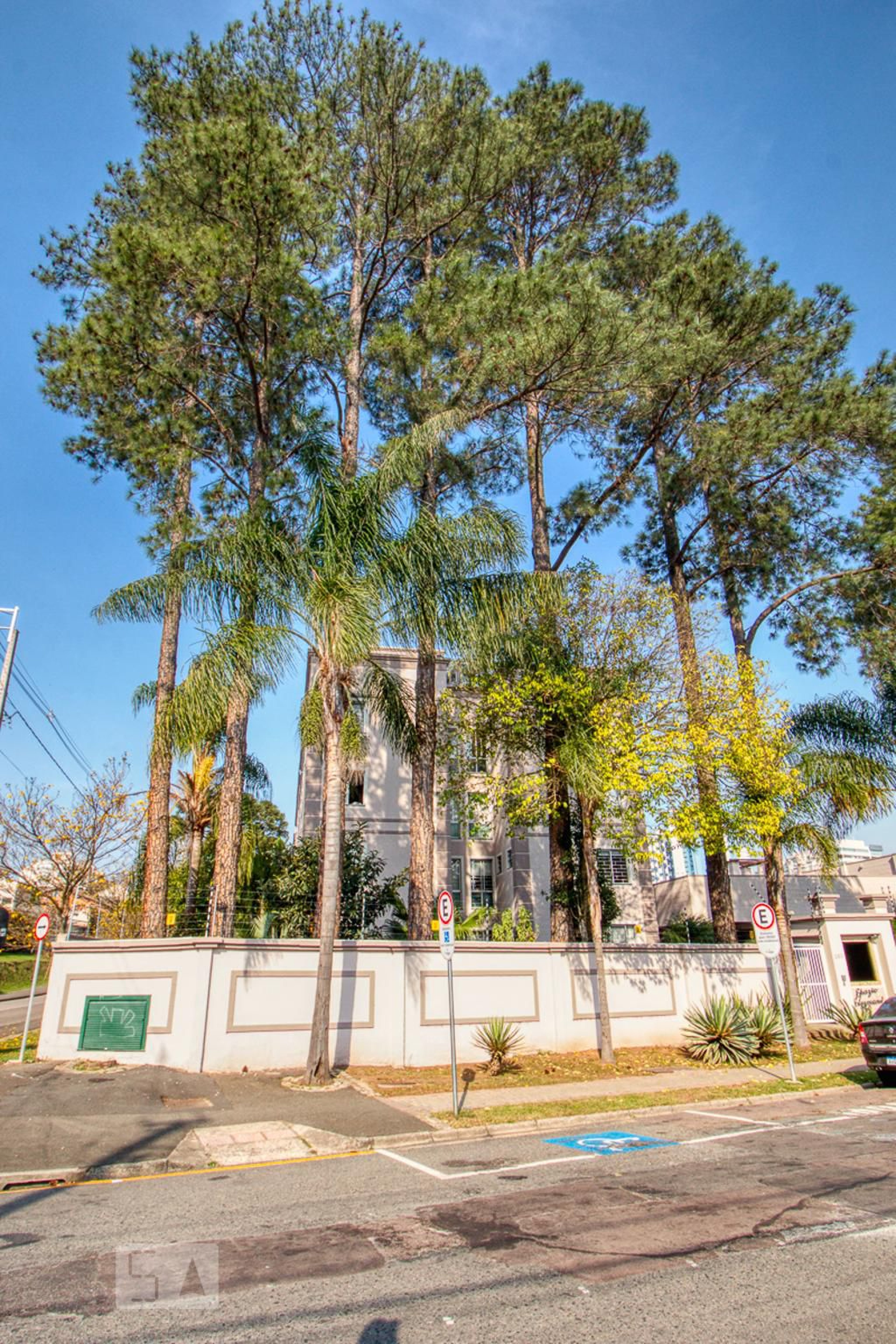 Fachada do Condomínio Condomínio Spazio Clermont