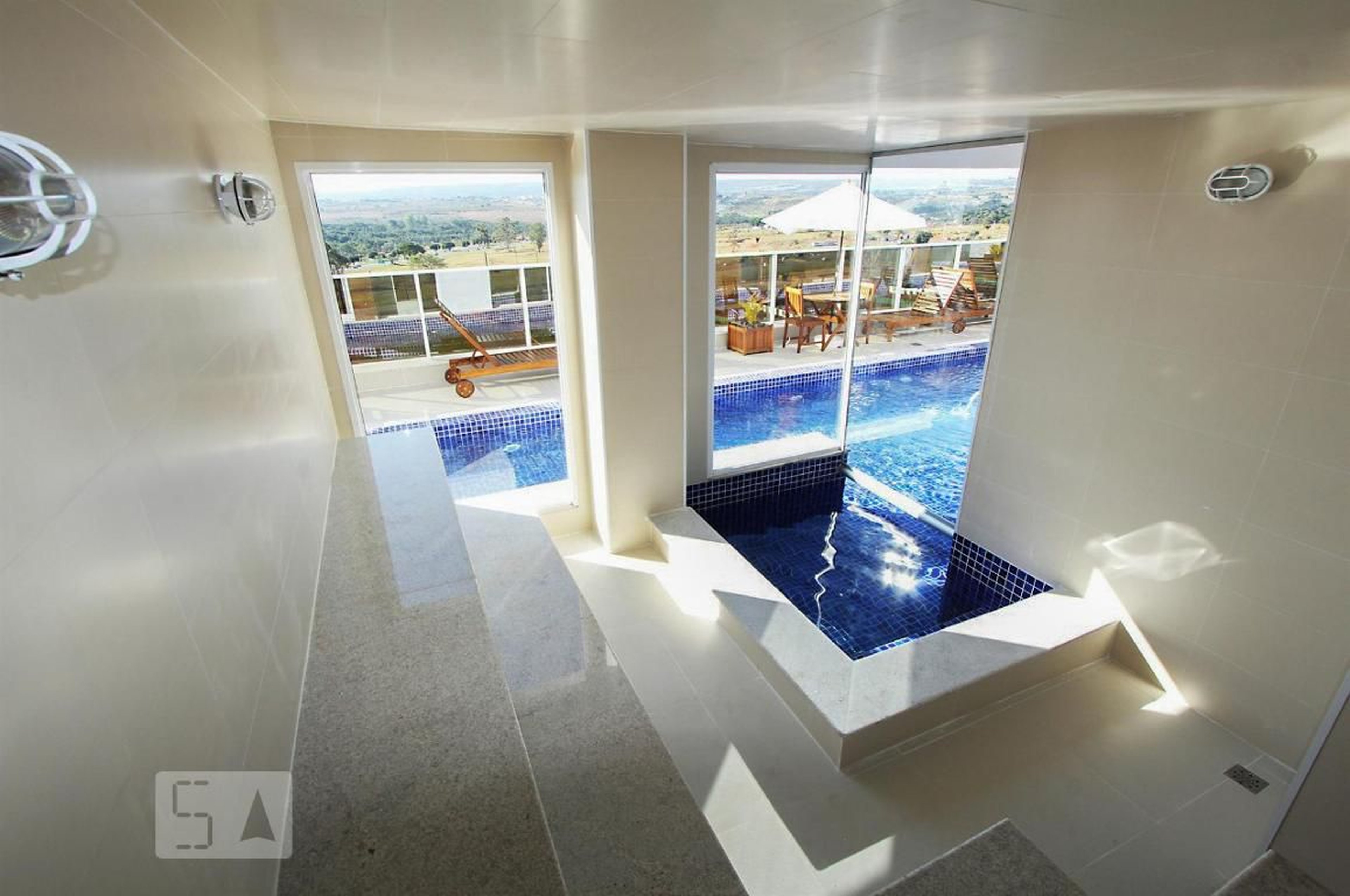 Piscina Edifício Atrium Platine