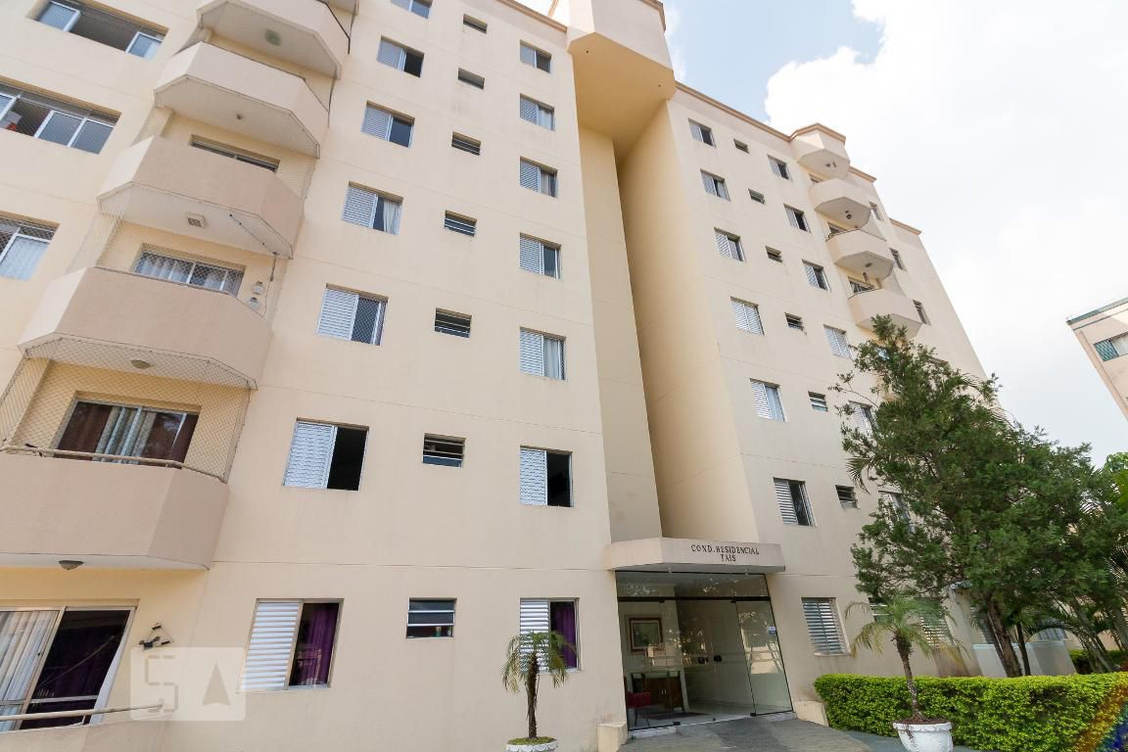 Fachada do prédio Condomínio Thaís