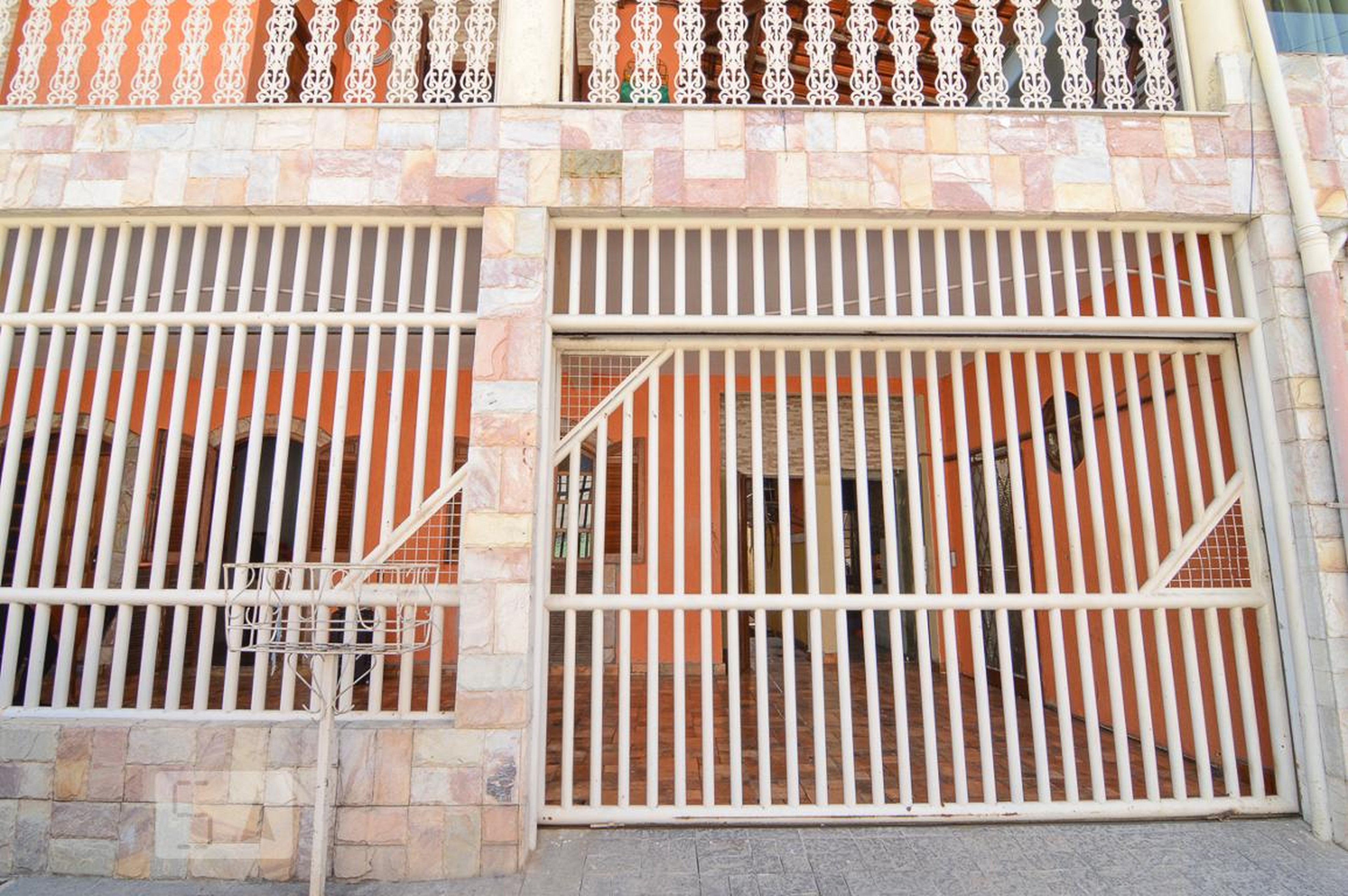 Fachada Condomínio em Rua Monsenhor Nogueira Duarte, 582