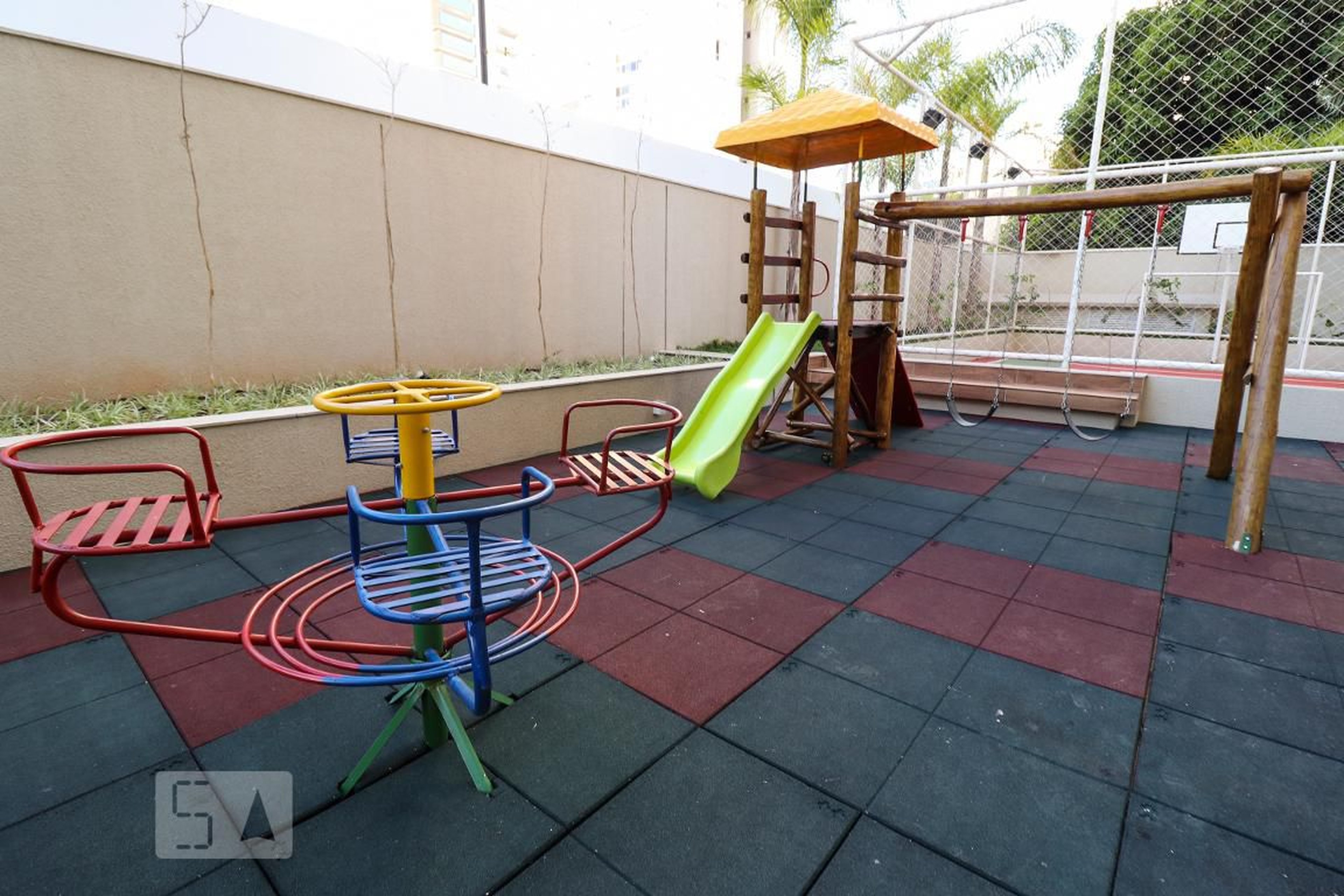 Playground - Follow Bueno