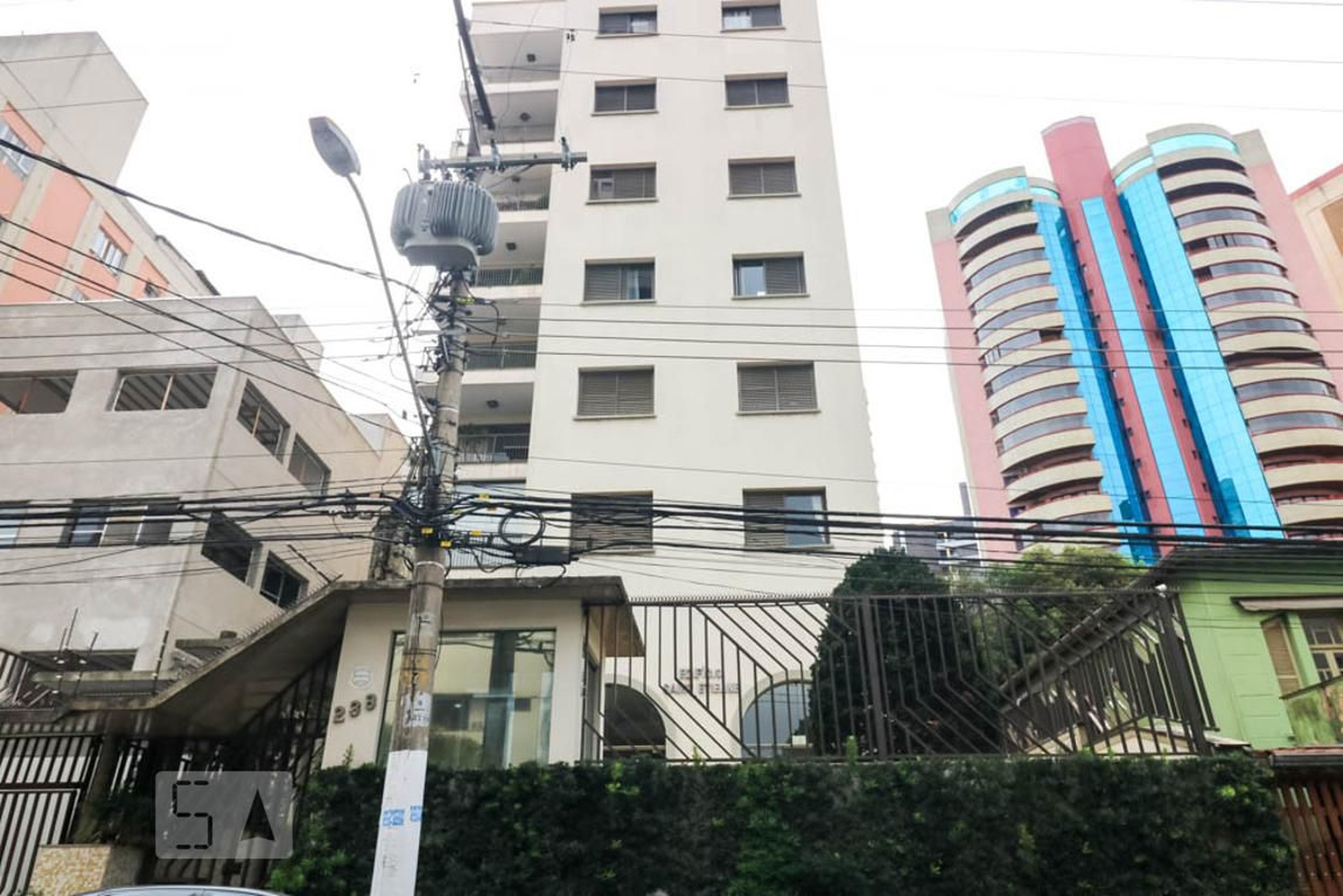 Fachada do Condomínio Condomínio Saint Etienne