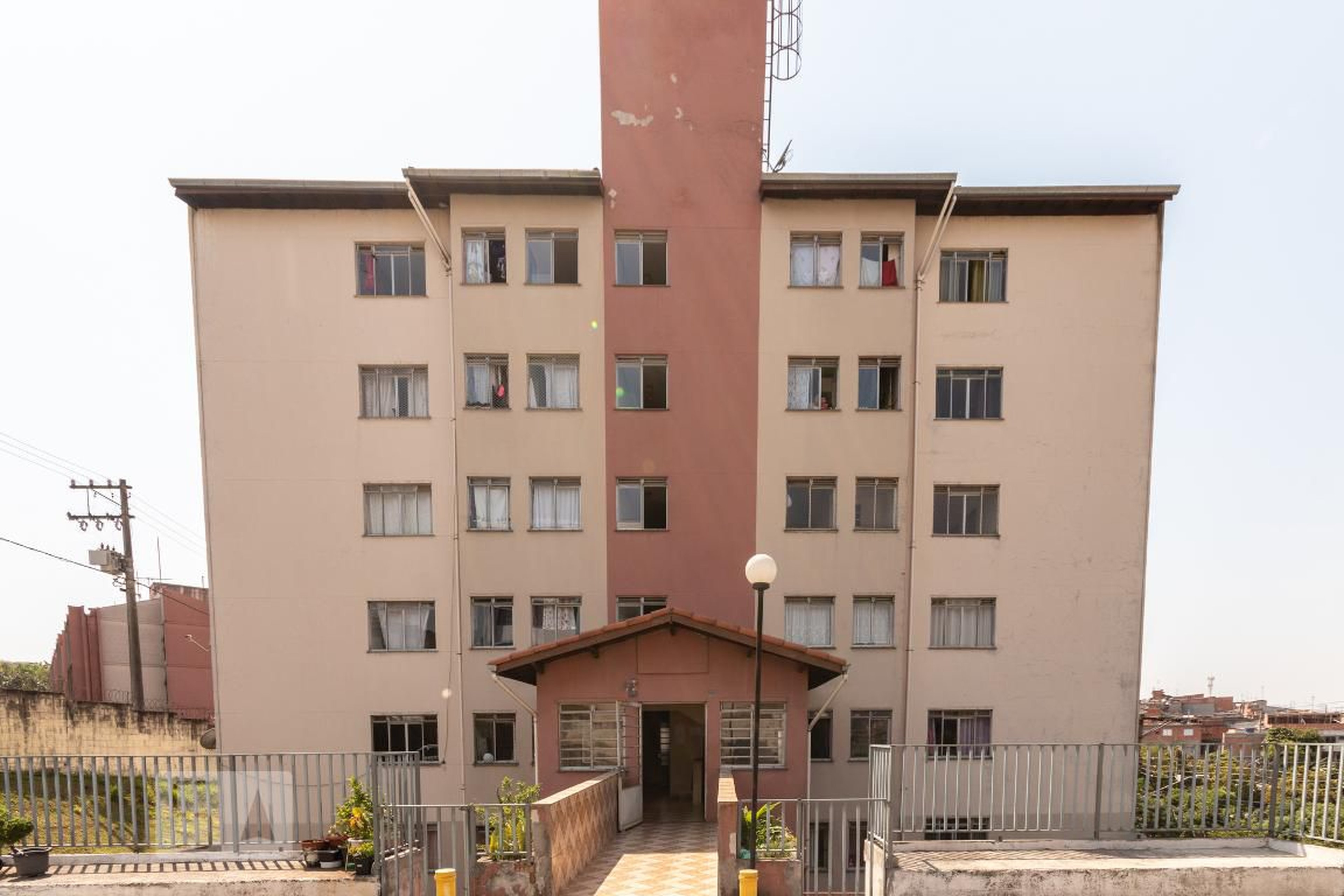 Fachada Condomínio em Rua Agave Dragão, 61